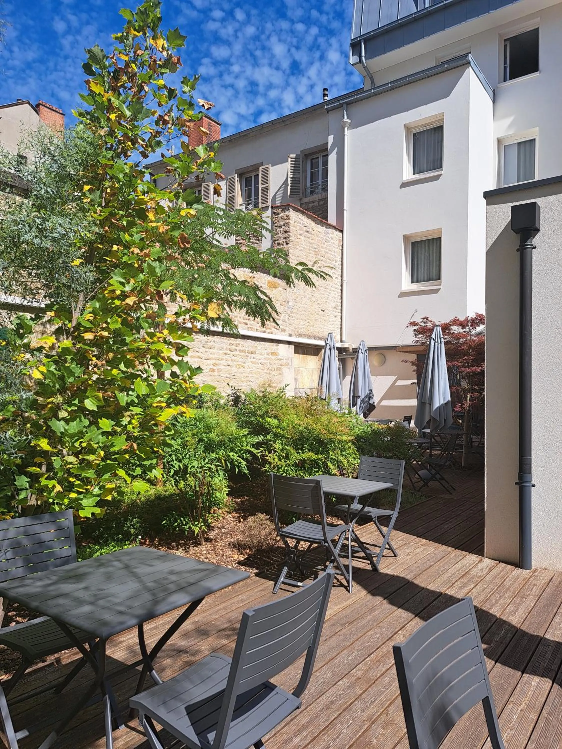 Patio in Hôtel des Halles