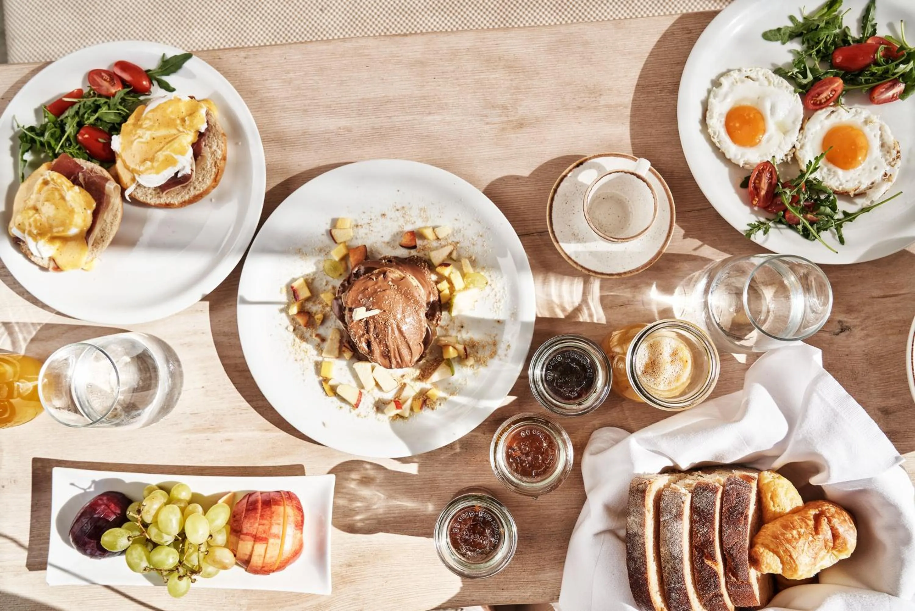 Food and drinks in Volcano Luxury Suites Milos - Adults Only