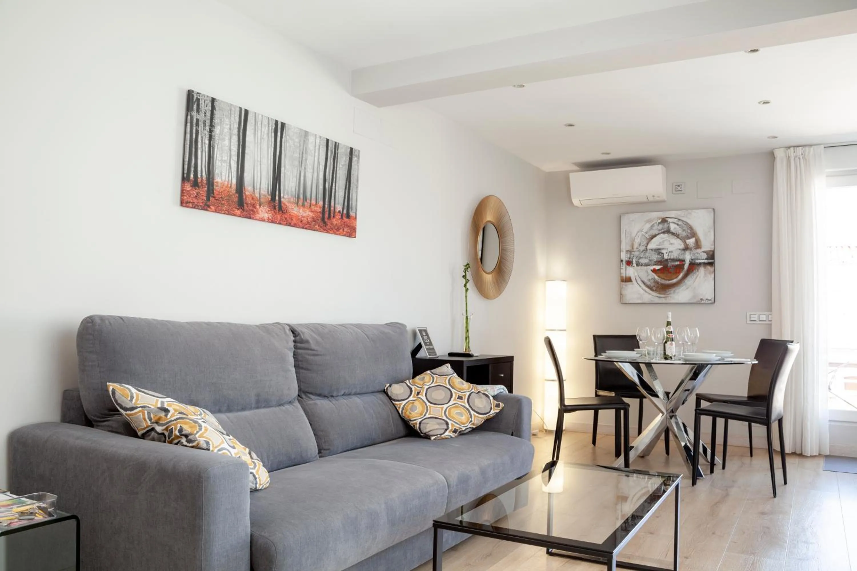 BURGO NUEVO Ático de lujo en pleno centro con terraza y vistas by leonapartamentos