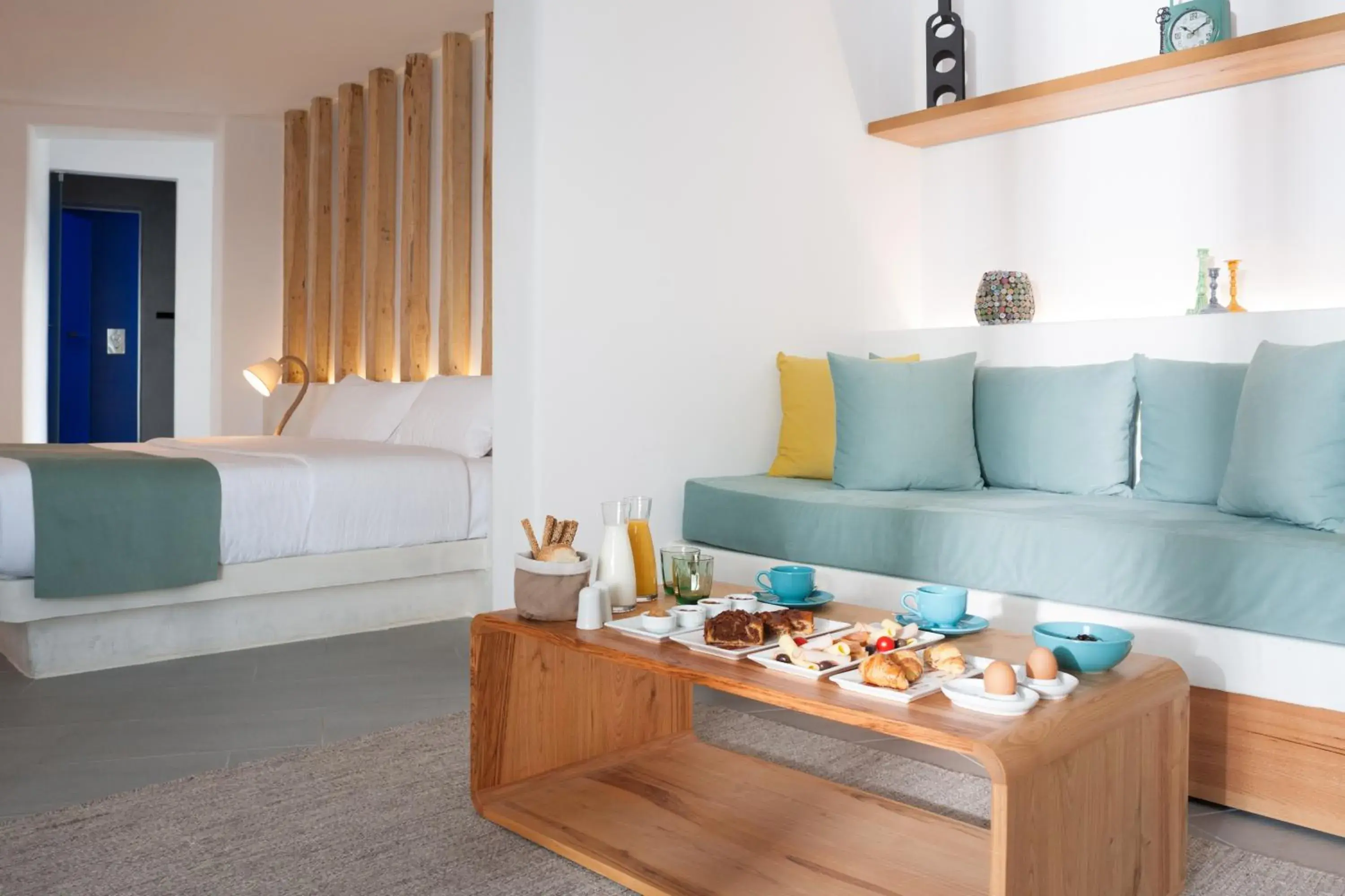 Breakfast, Bed in Avatar Suites Breakfast, Bed in Avatar Suites