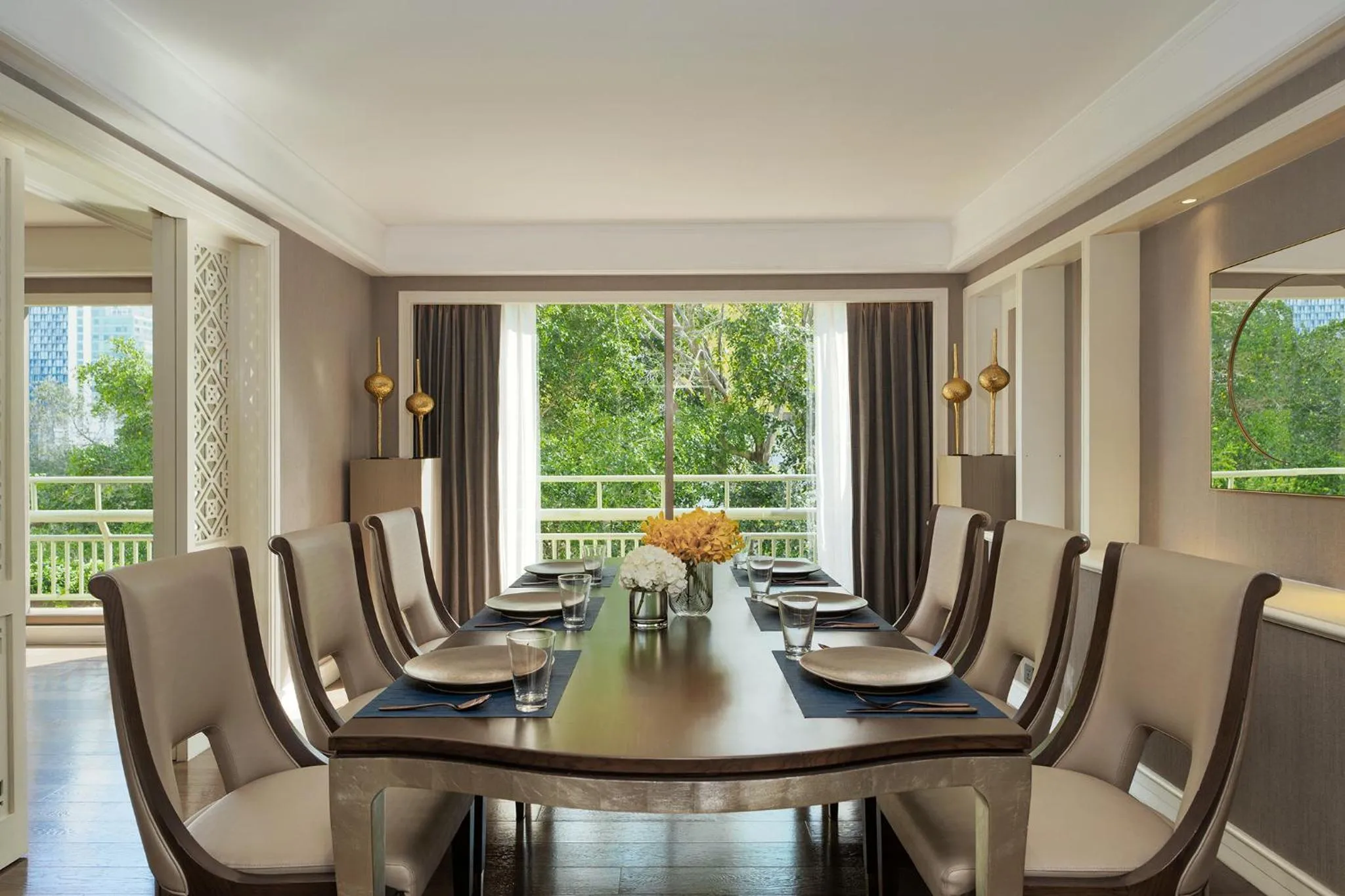 Dining area in Mövenpick BDMS Wellness Resort Bangkok