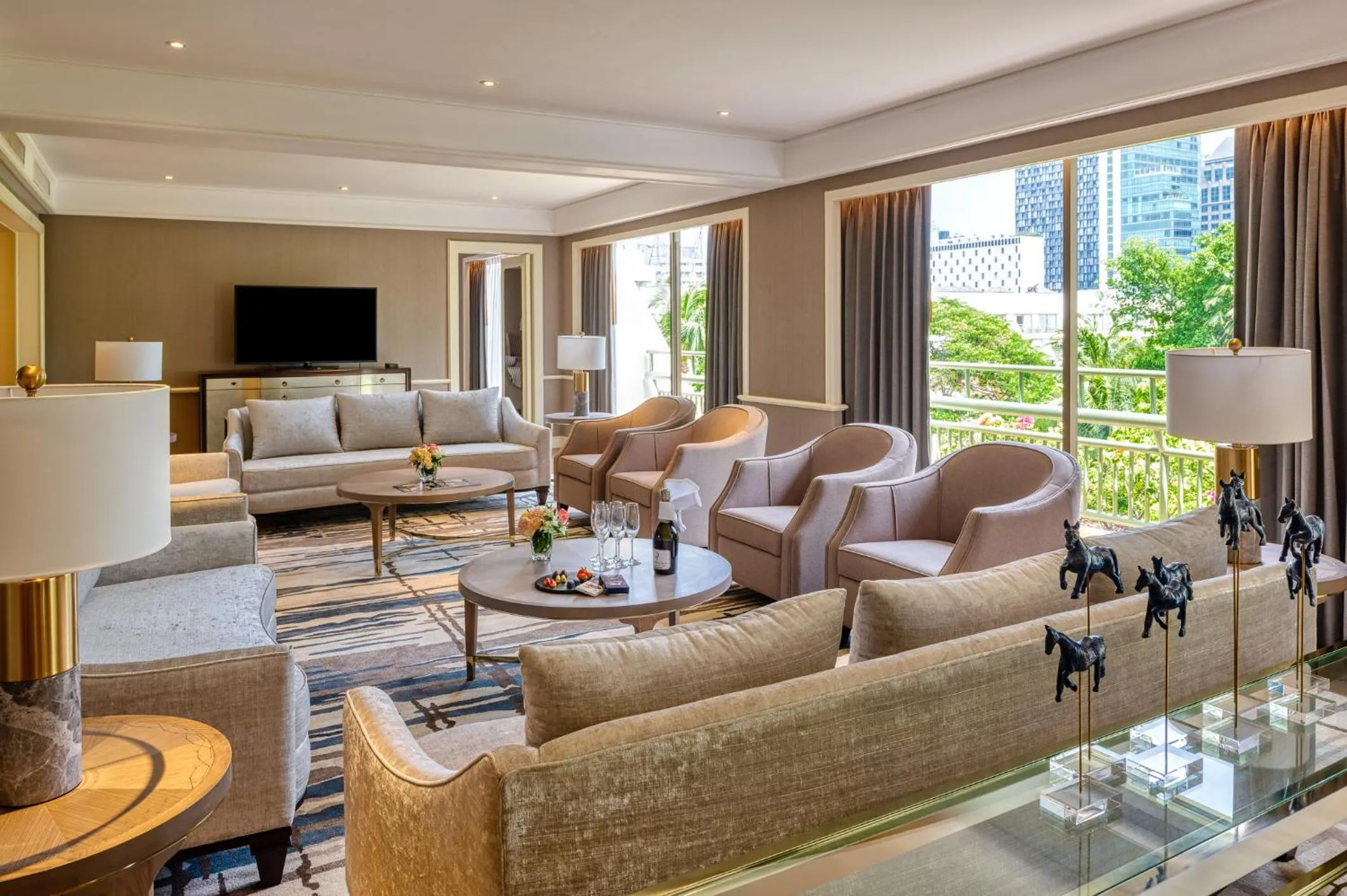 Living room in Mövenpick BDMS Wellness Resort Bangkok