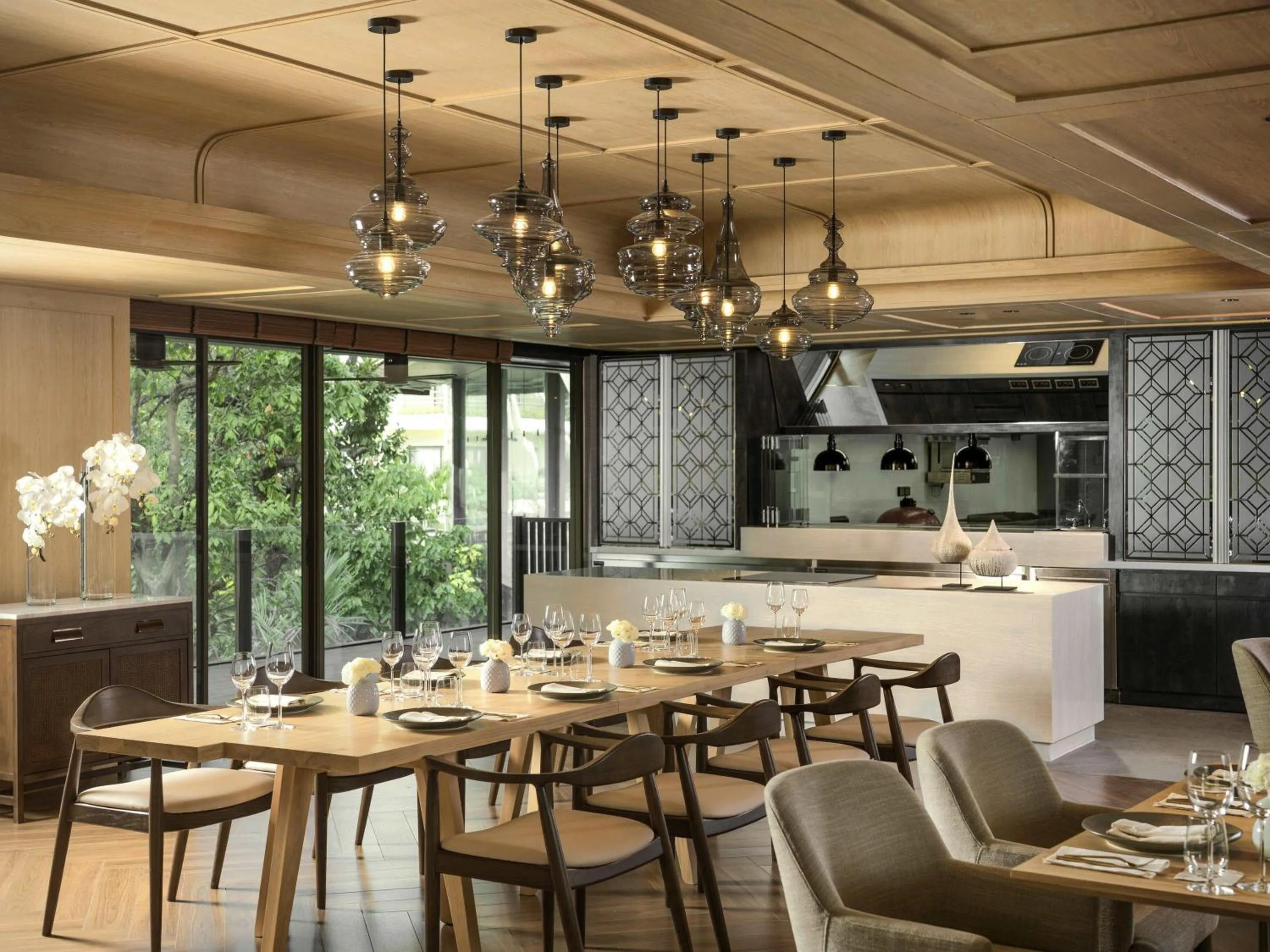 Restaurant/places to eat in Mövenpick BDMS Wellness Resort Bangkok