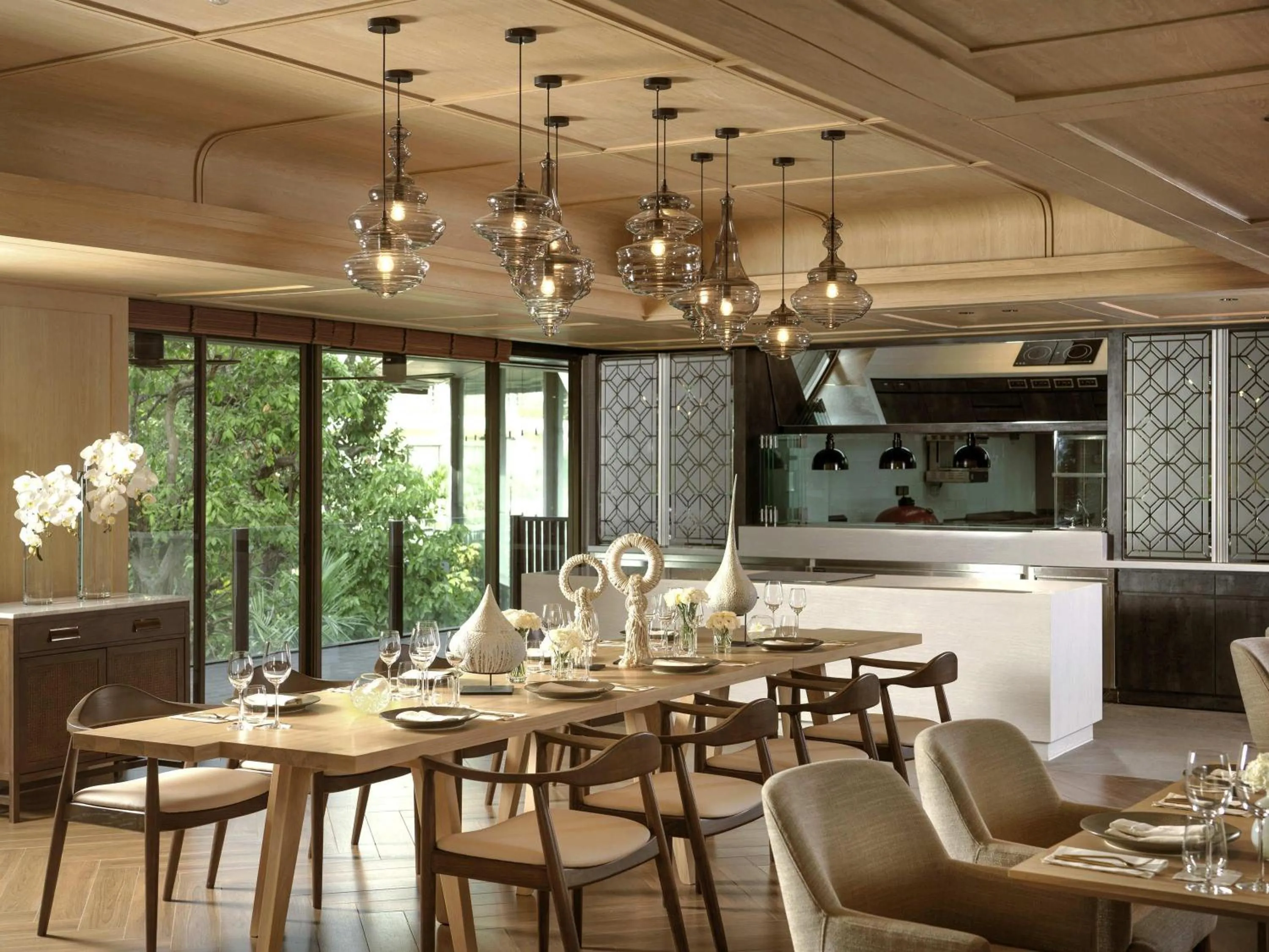 Restaurant/places to eat in Mövenpick BDMS Wellness Resort Bangkok