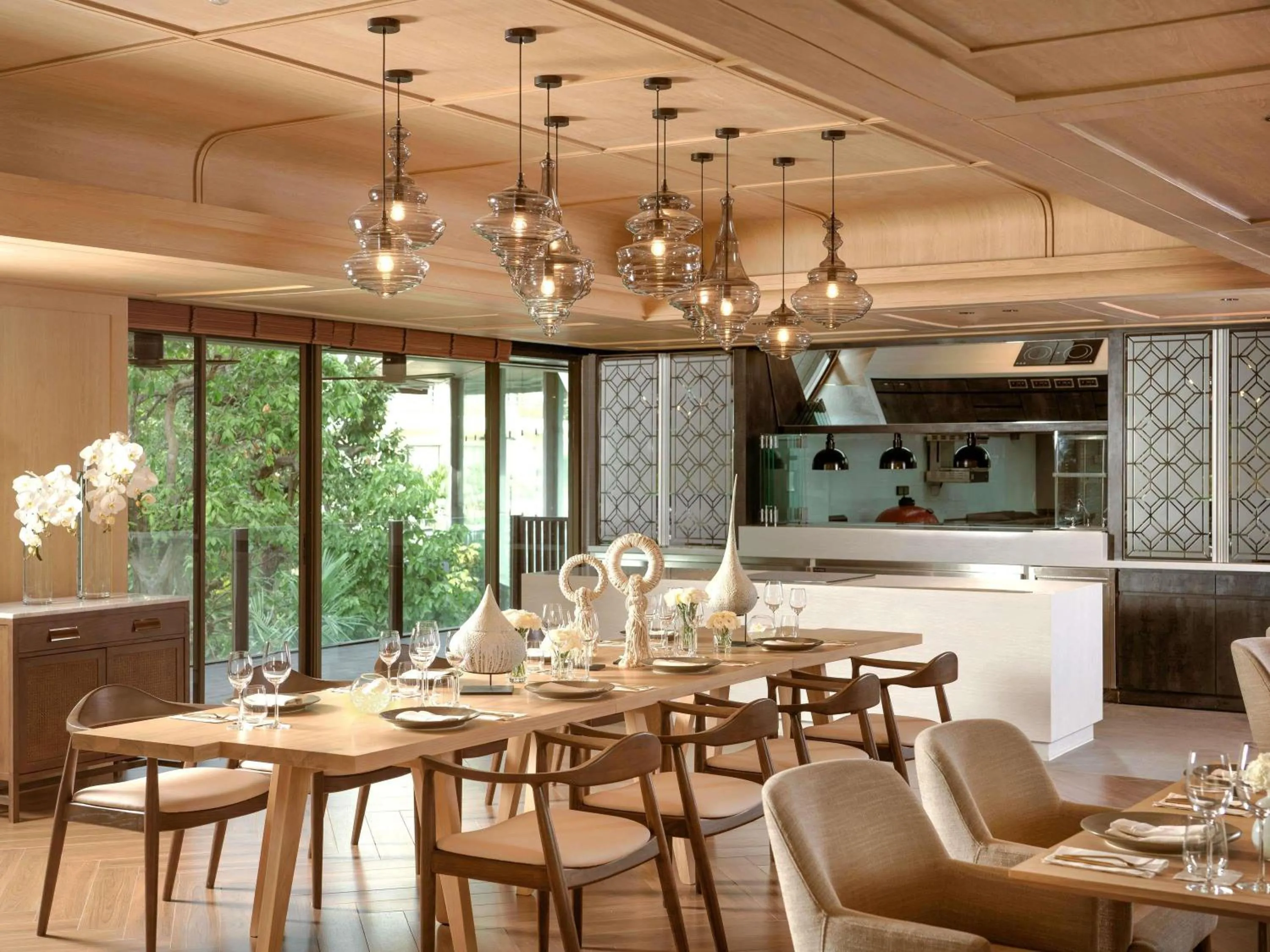 Restaurant/places to eat in Mövenpick BDMS Wellness Resort Bangkok