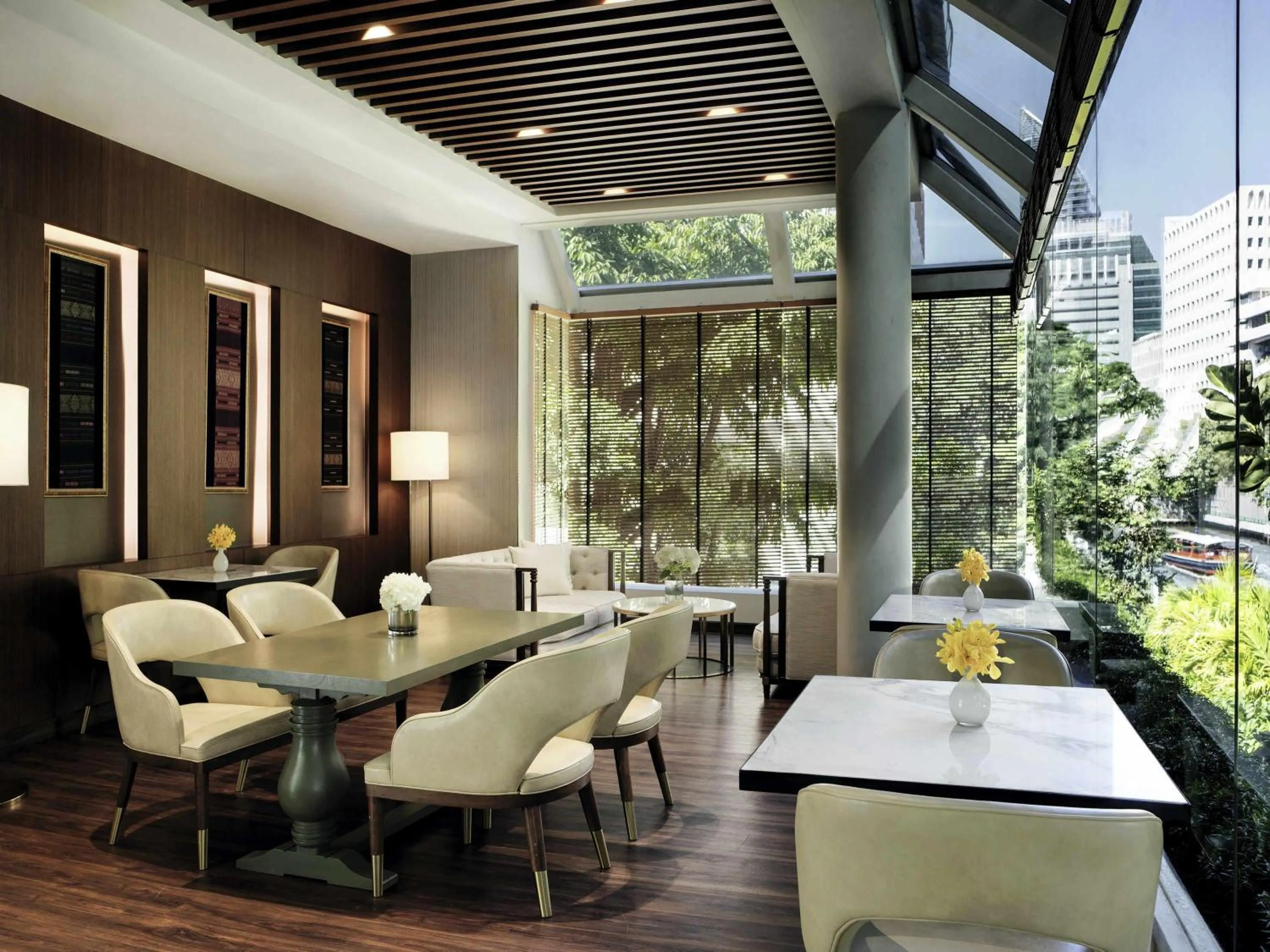 Restaurant/places to eat in Mövenpick BDMS Wellness Resort Bangkok