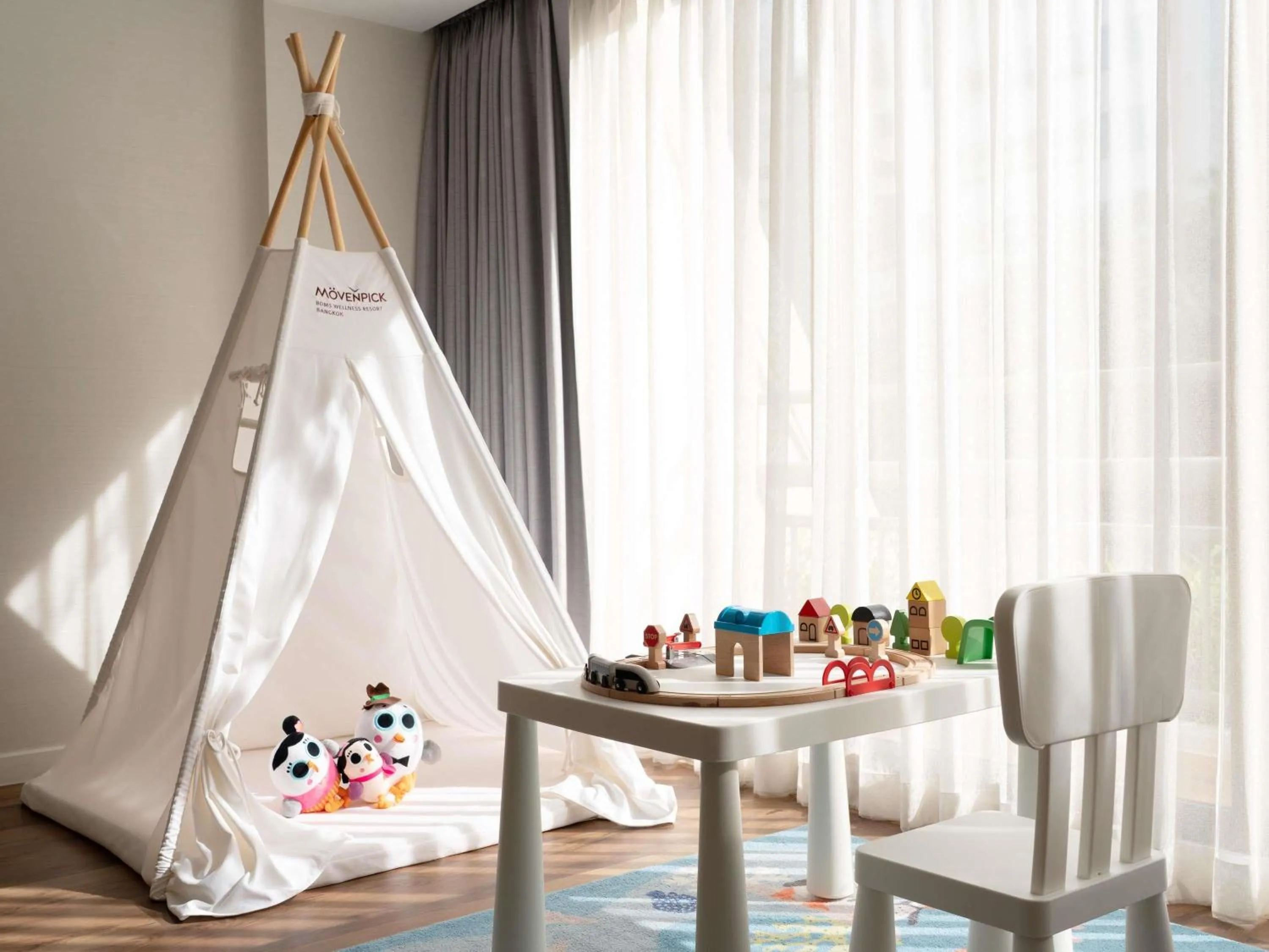 Bedroom in Mövenpick BDMS Wellness Resort Bangkok