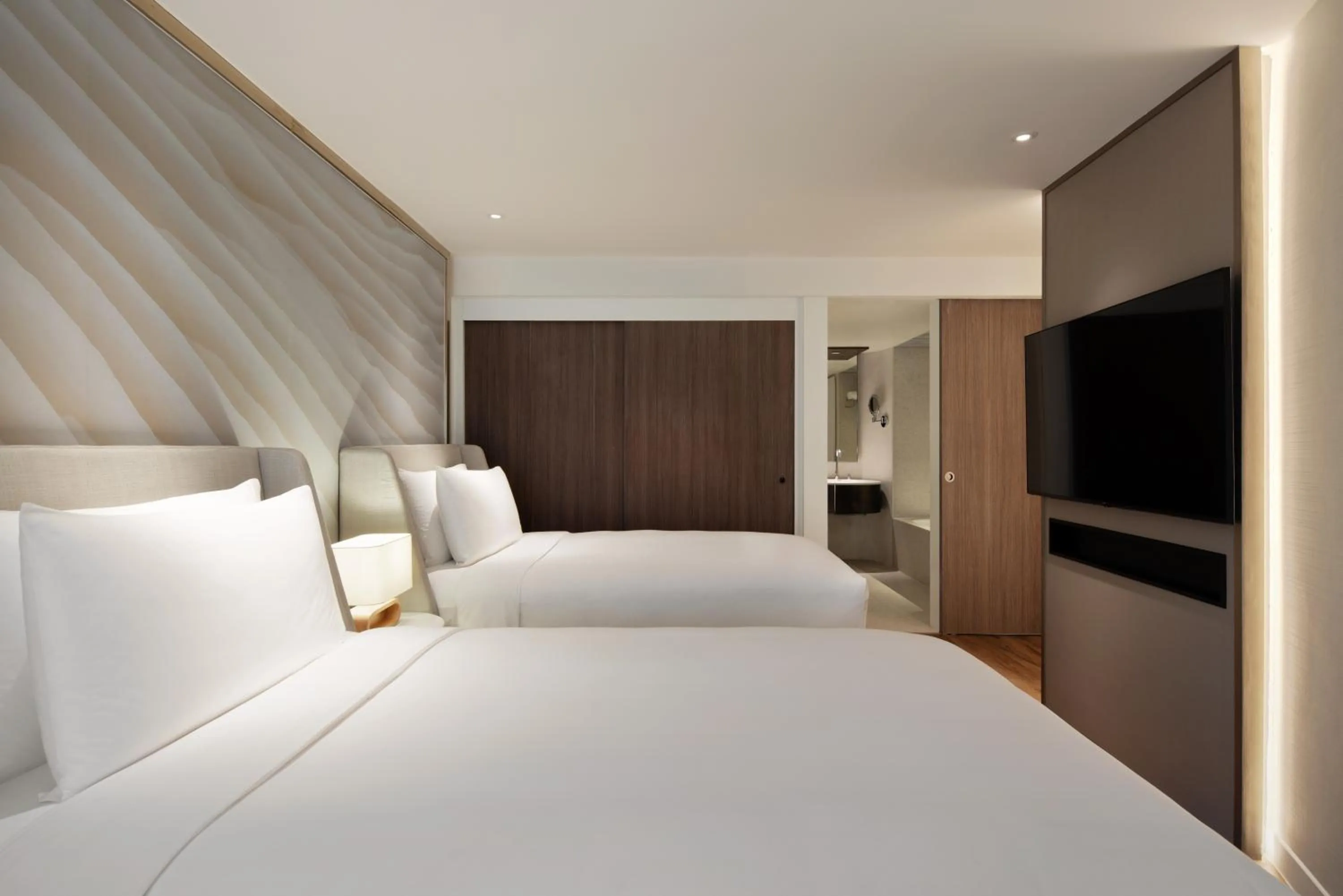 Bedroom, Bed in Mövenpick BDMS Wellness Resort Bangkok