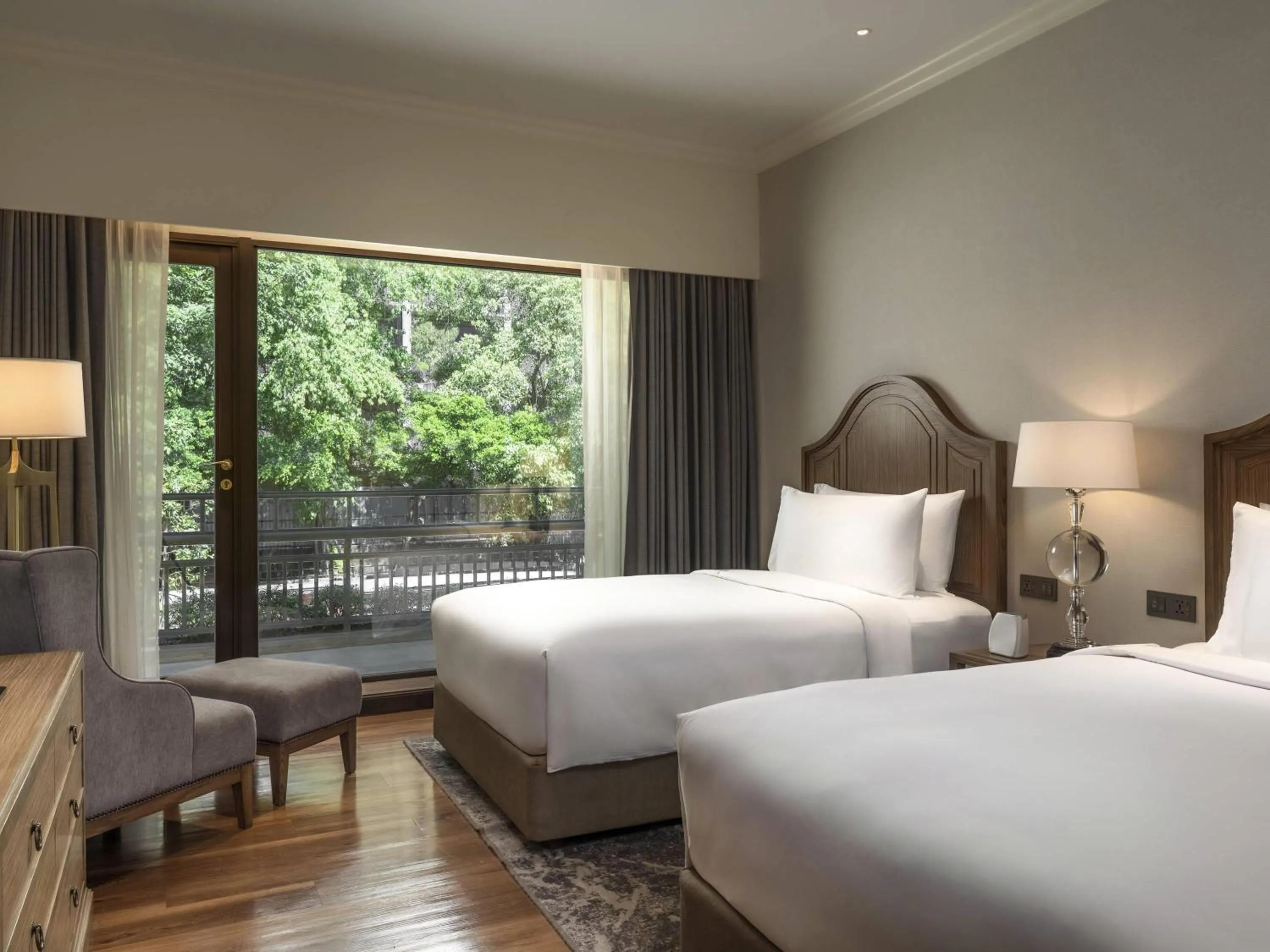 Bedroom, Bed in Mövenpick BDMS Wellness Resort Bangkok