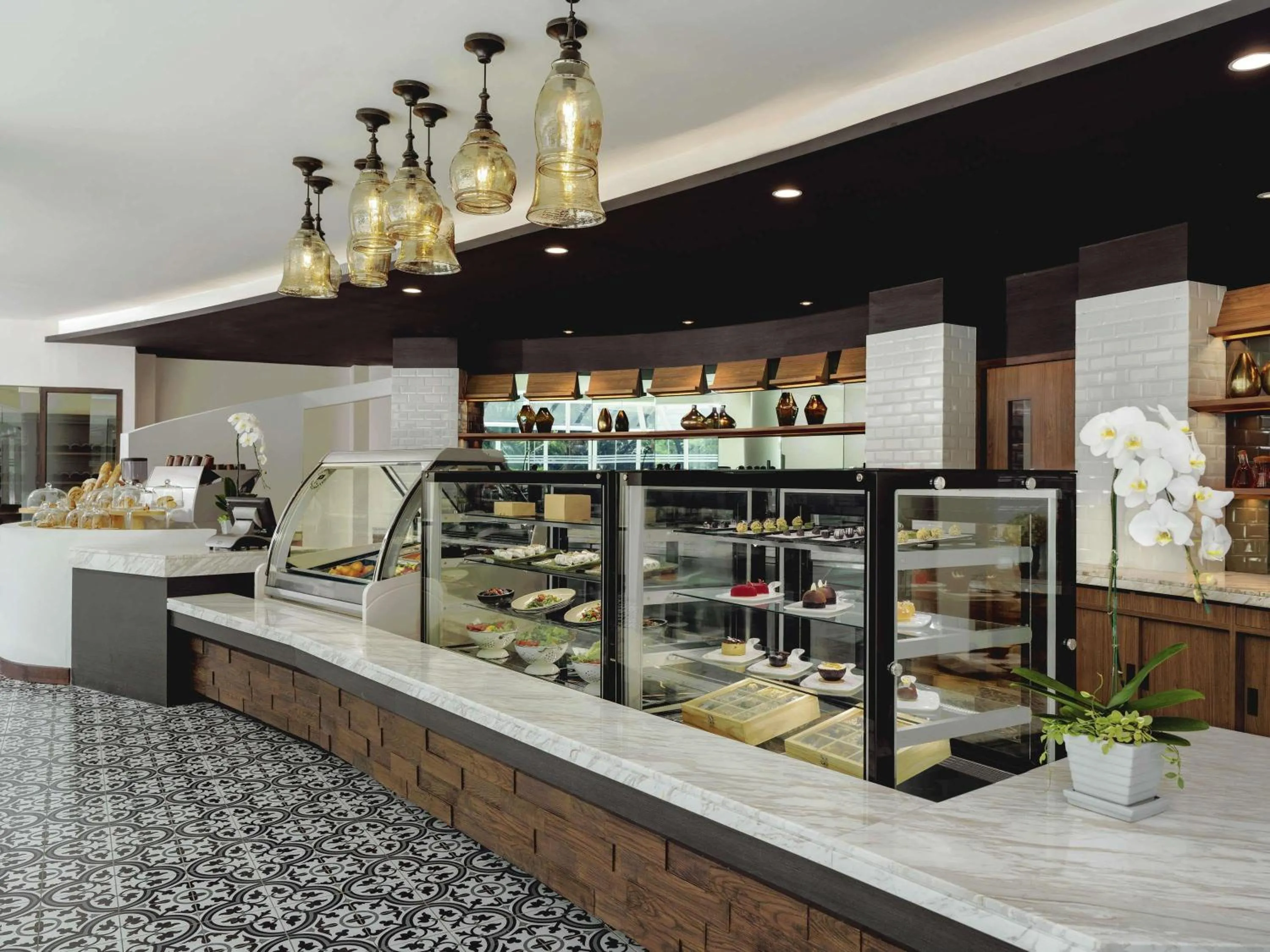 Restaurant/places to eat in Mövenpick BDMS Wellness Resort Bangkok