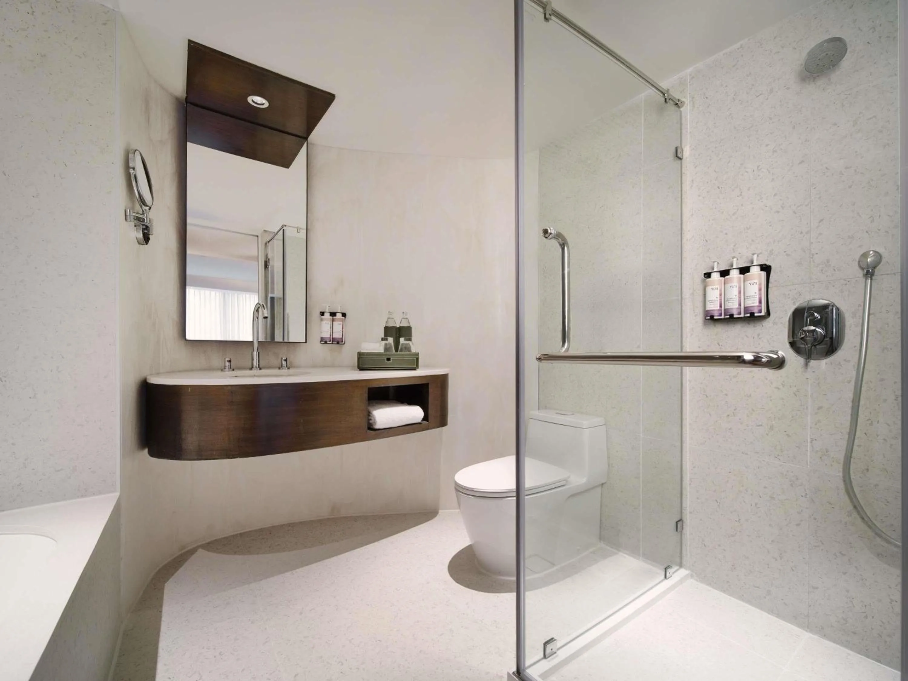 Bedroom in Mövenpick BDMS Wellness Resort Bangkok