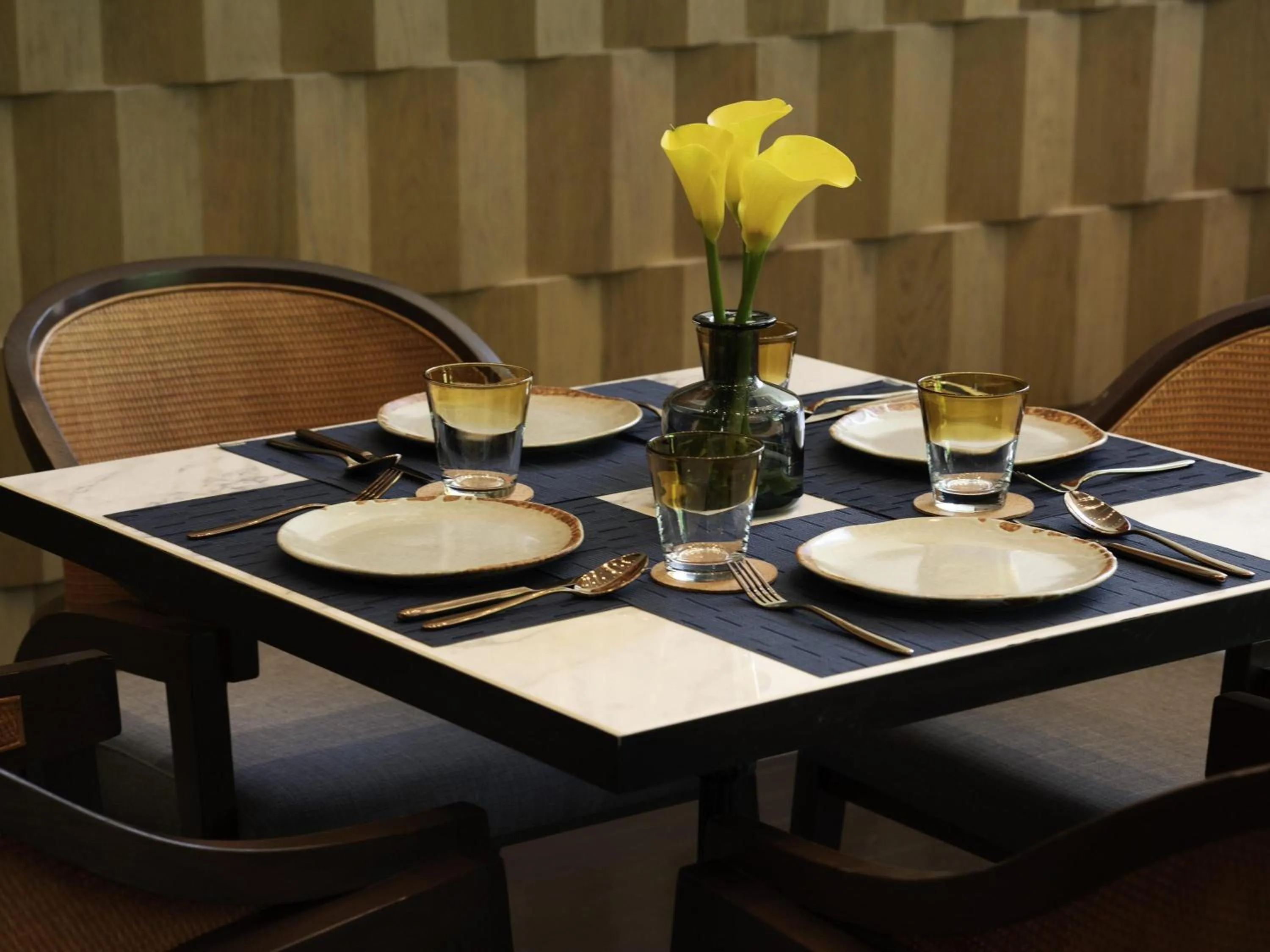 Restaurant/places to eat in Mövenpick BDMS Wellness Resort Bangkok