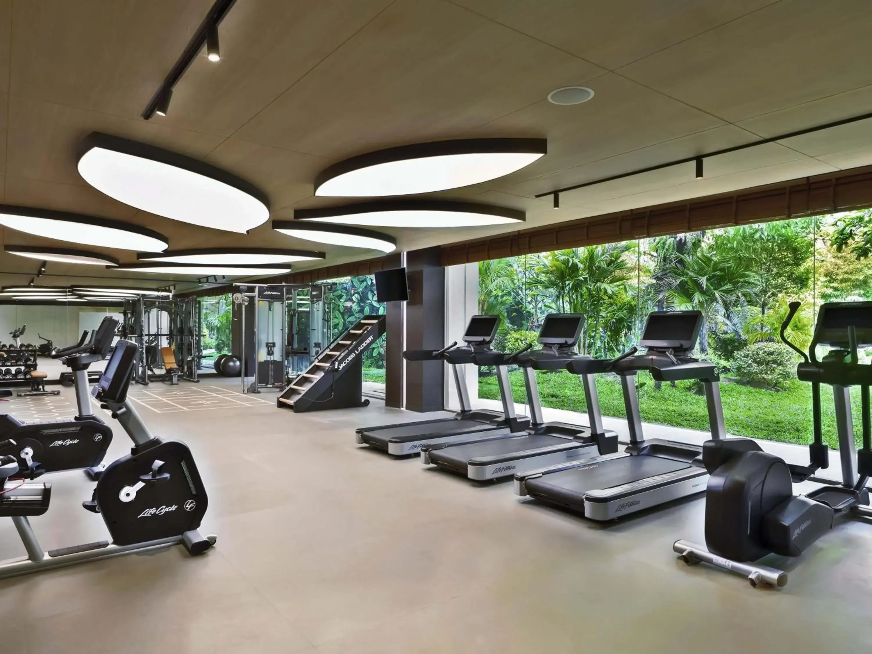 Fitness centre/facilities in Mövenpick BDMS Wellness Resort Bangkok Fitness centre/facilities in Mövenpick BDMS Wellness Resort Bangkok