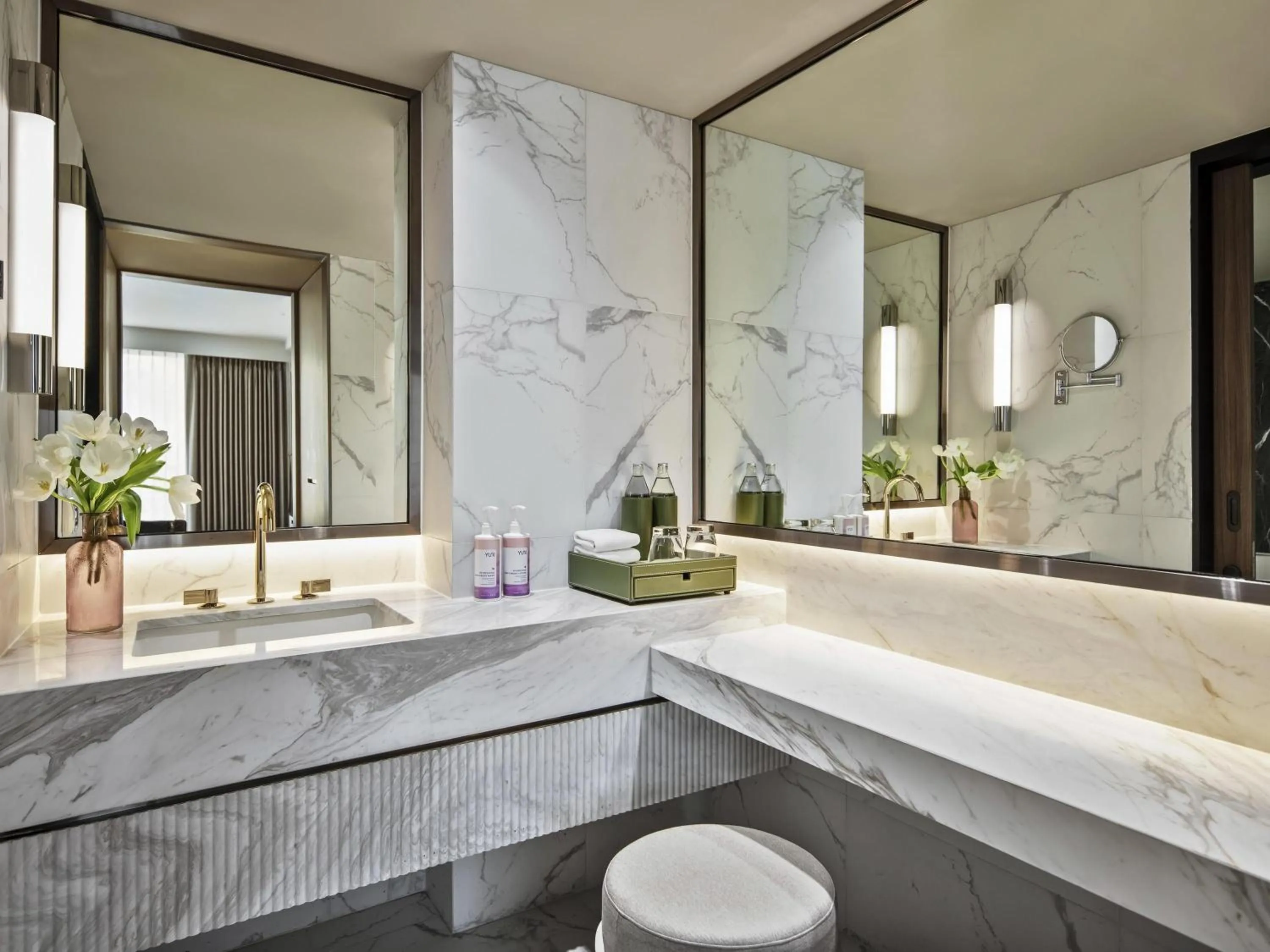 Bedroom in Mövenpick BDMS Wellness Resort Bangkok