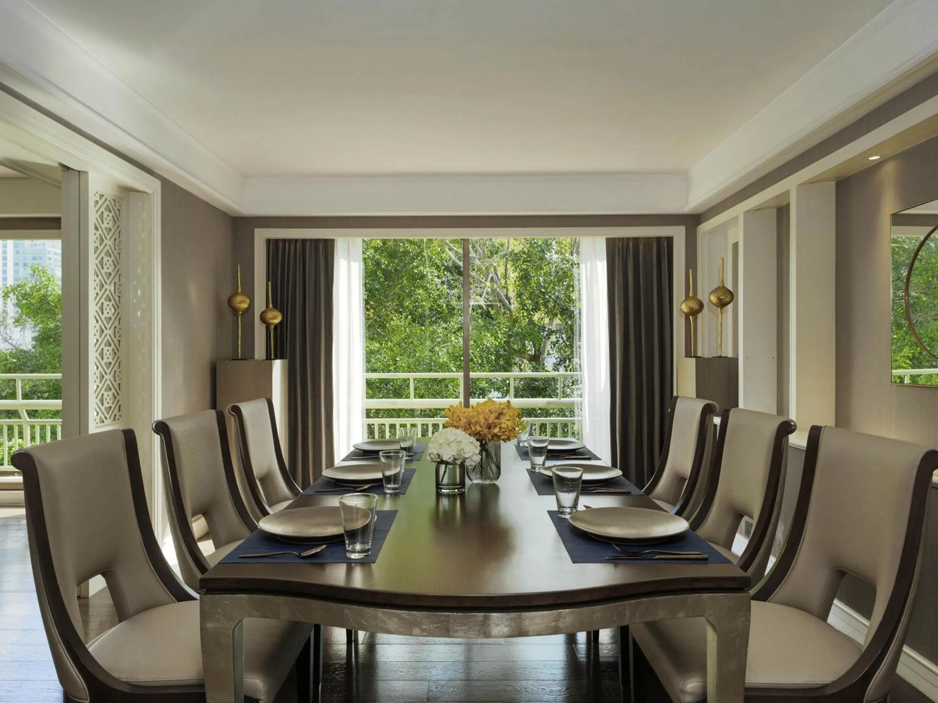 Bedroom in Mövenpick BDMS Wellness Resort Bangkok