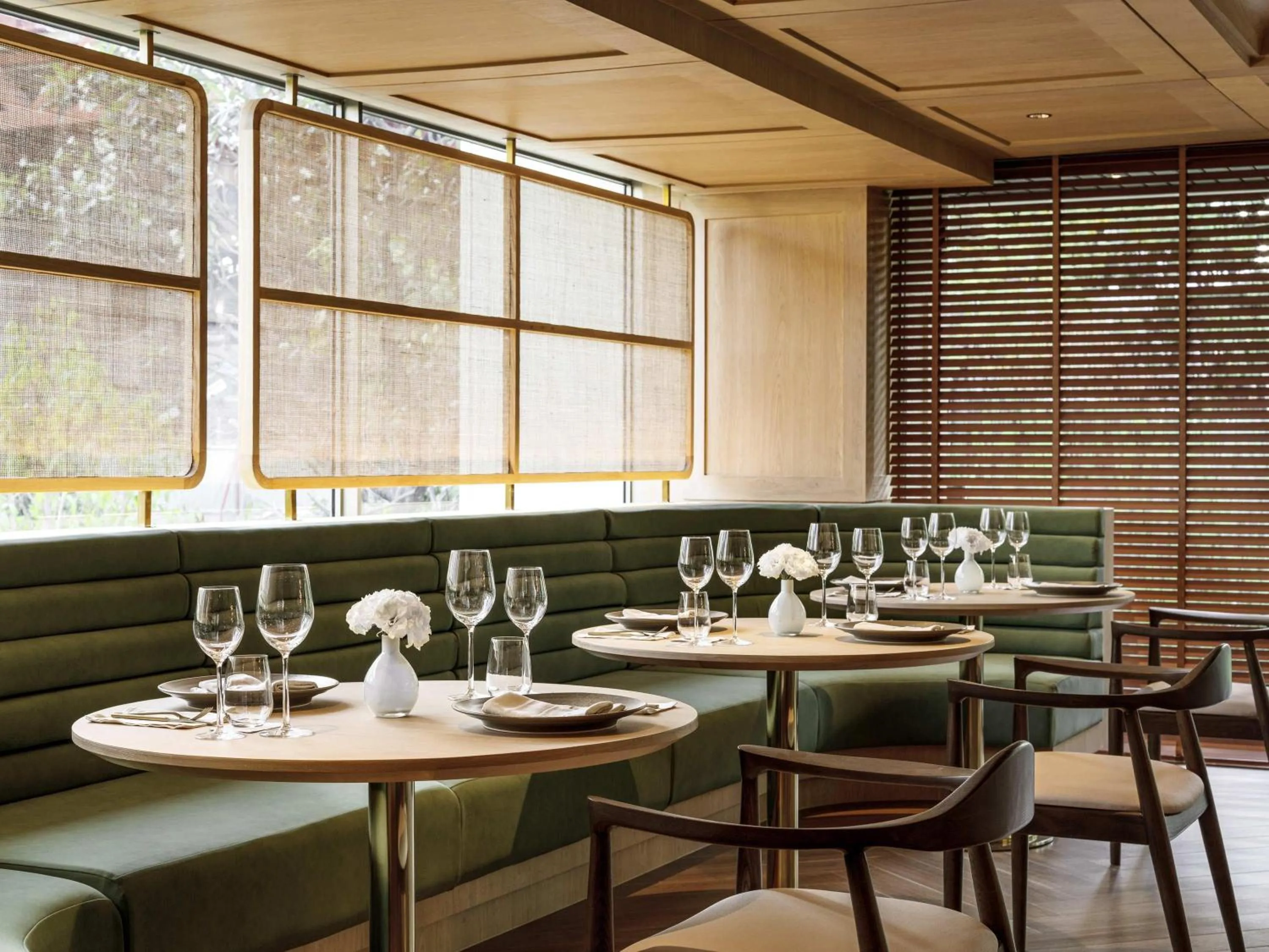 Restaurant/places to eat in Mövenpick BDMS Wellness Resort Bangkok