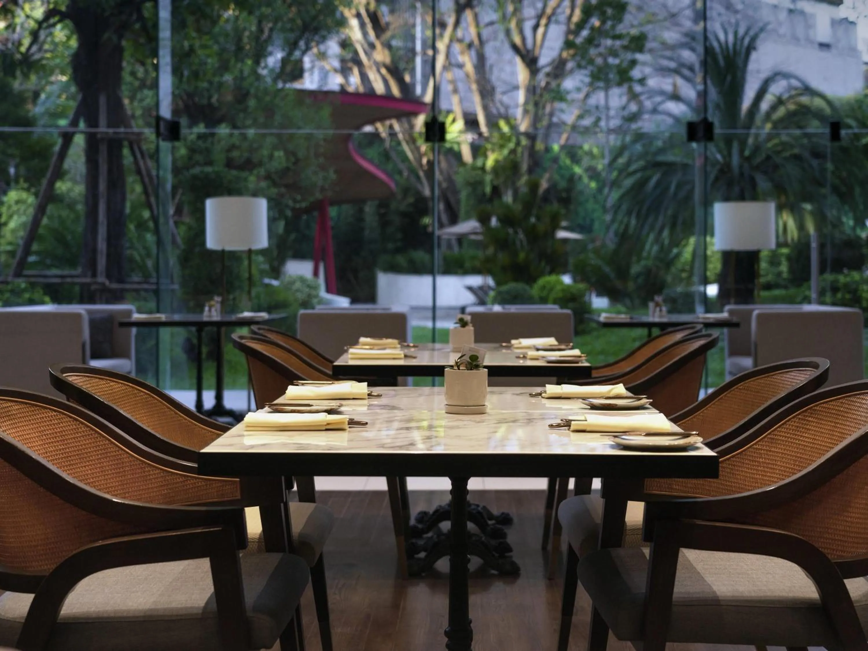 Restaurant/places to eat in Mövenpick BDMS Wellness Resort Bangkok