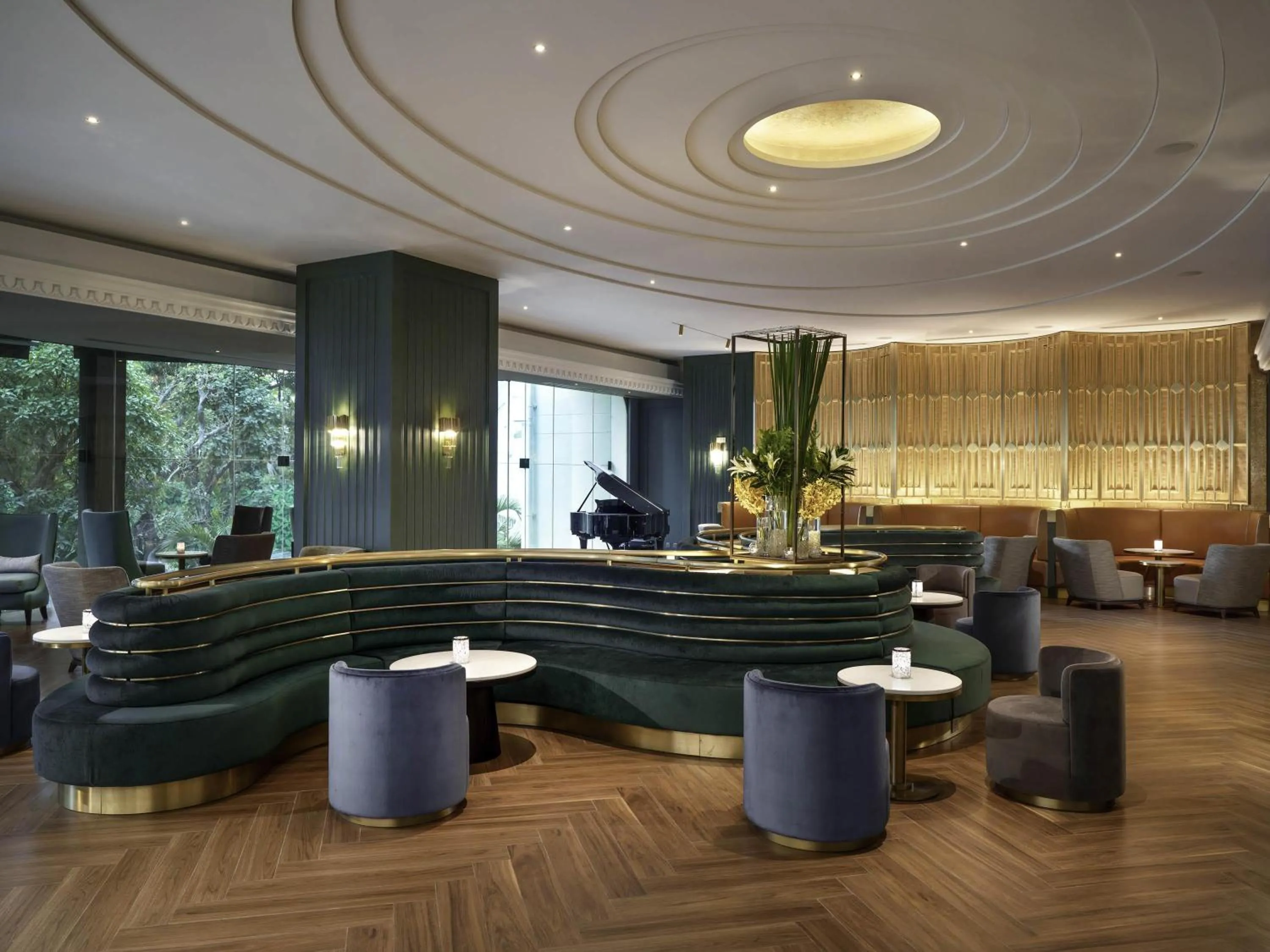 Lounge or bar in Mövenpick BDMS Wellness Resort Bangkok