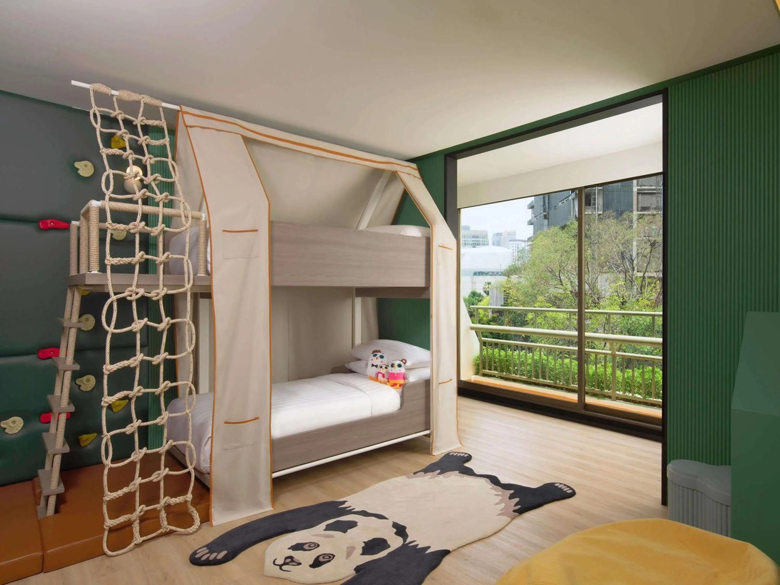 Photo of the whole room, Bed in Mövenpick BDMS Wellness Resort Bangkok