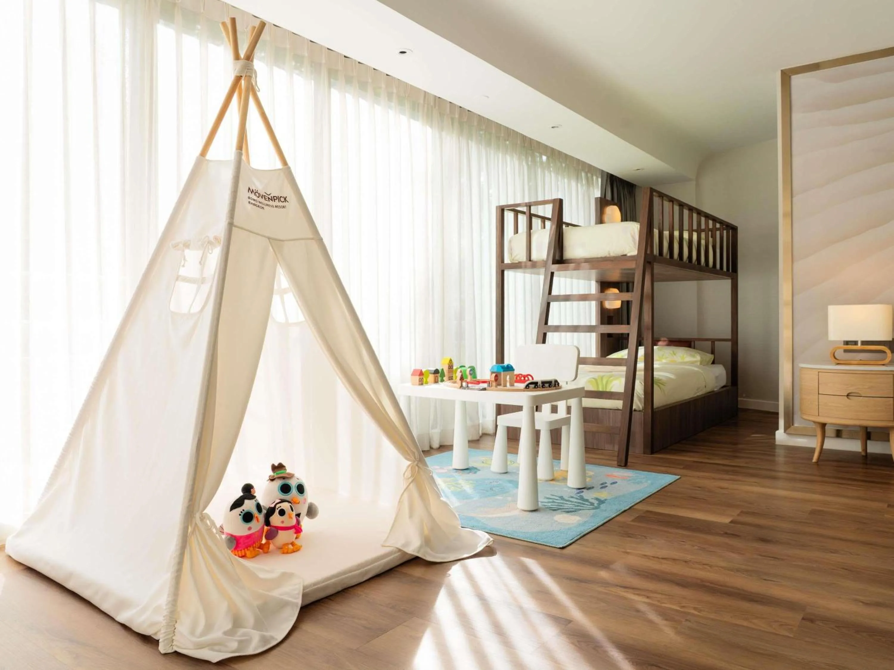 Bedroom, Bed in Mövenpick BDMS Wellness Resort Bangkok