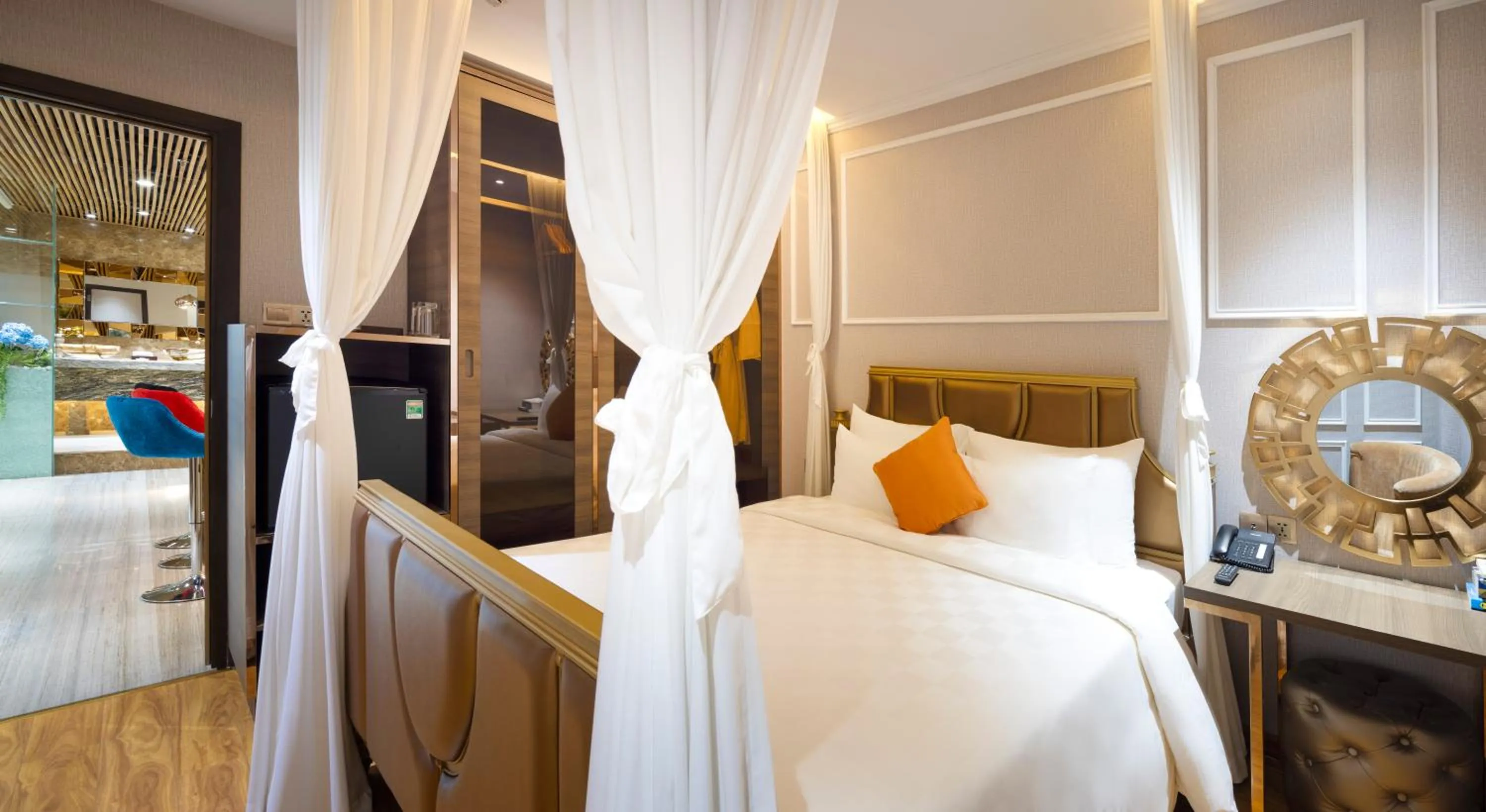 Bedroom, Bed in Winsuites Saigon Hotel