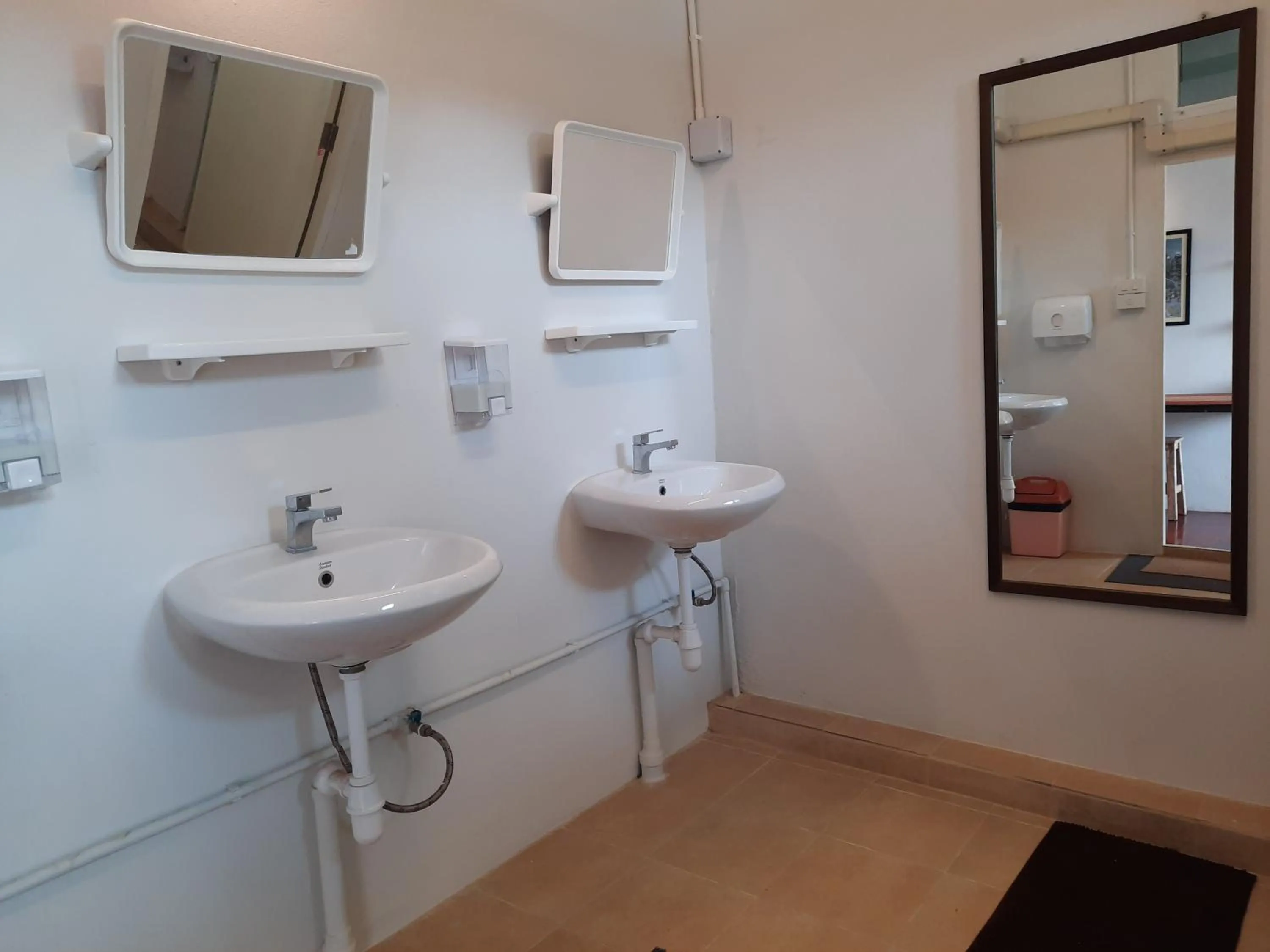 Pingplalee Female House