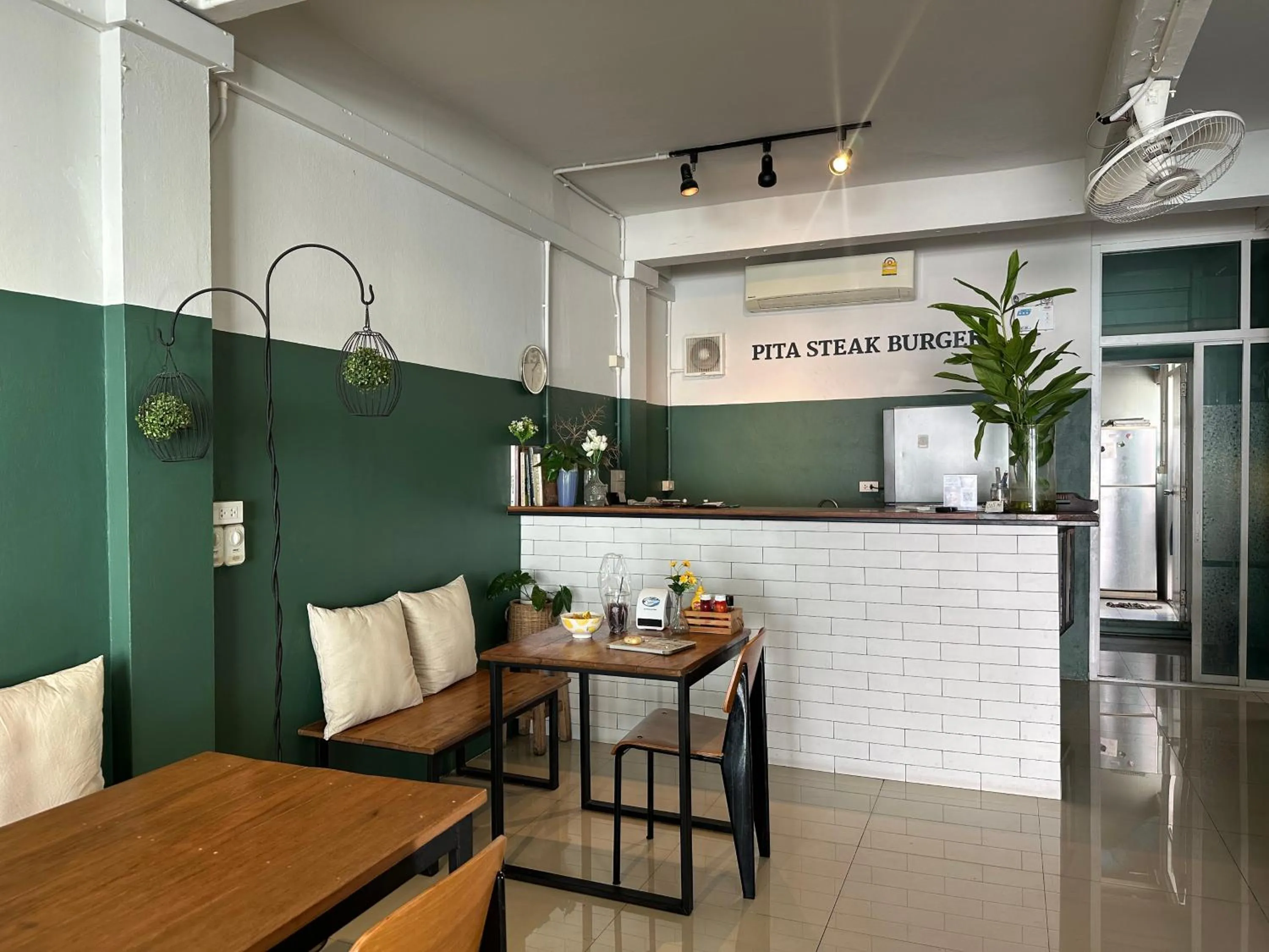 Pingplalee Female House