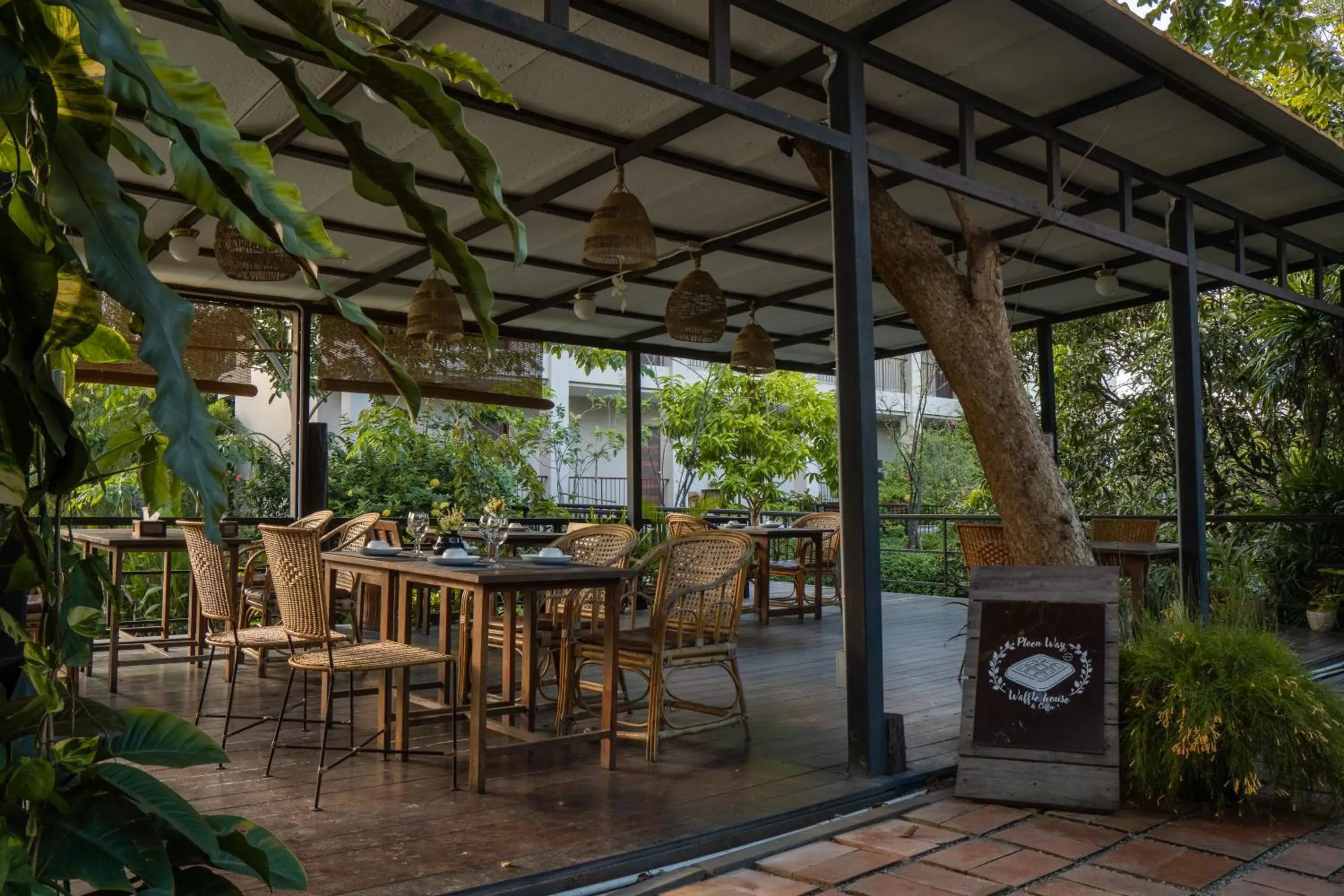 Restaurant/places to eat in Ploen Pirom Restaurant/places to eat in Ploen Pirom