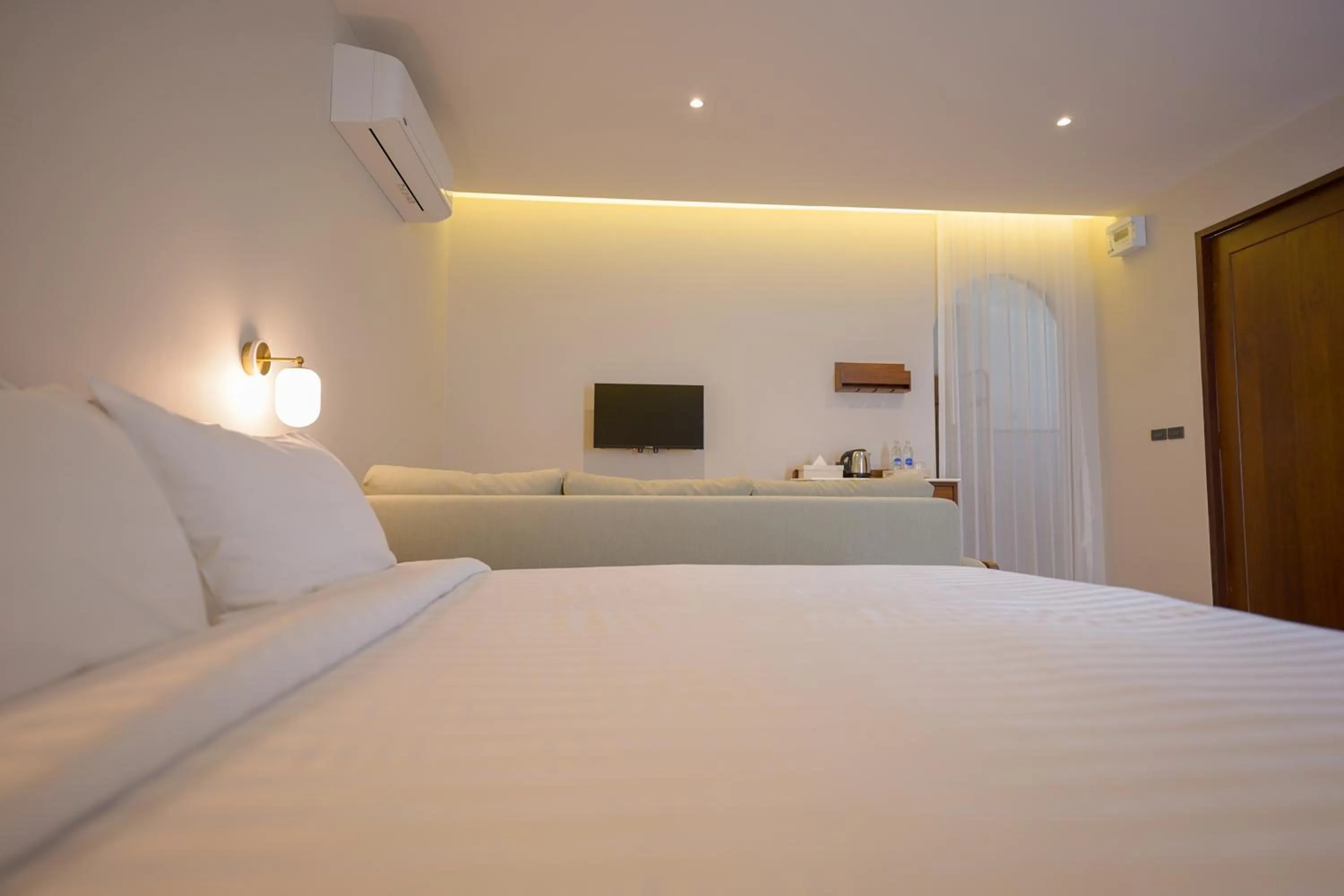 Bedroom, Bed in Ploen Pirom