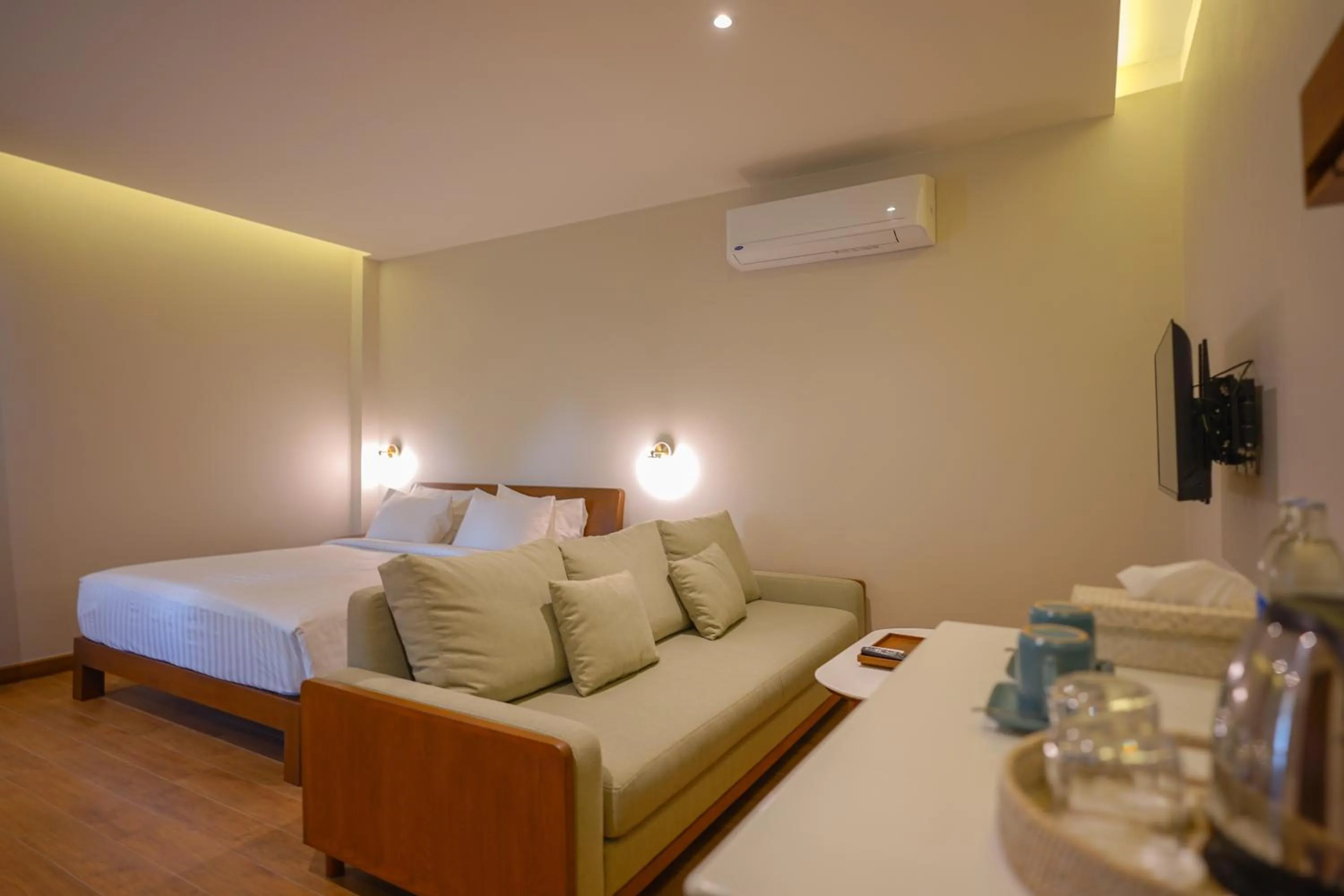 Living room, Bed in Ploen Pirom