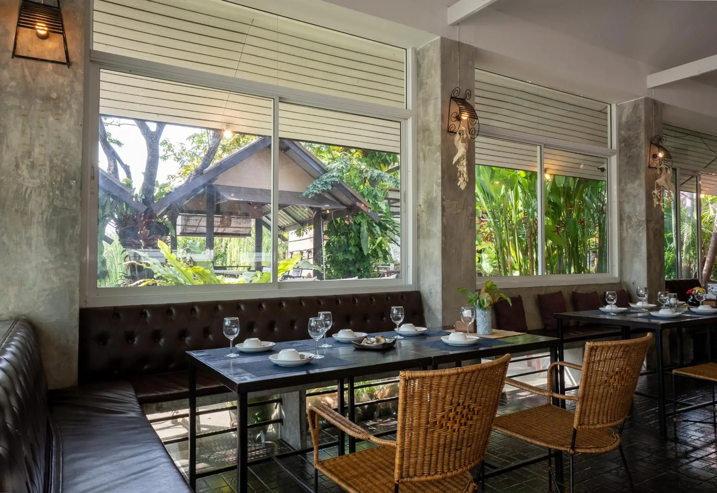 Restaurant/places to eat in Ploen Pirom Restaurant/places to eat in Ploen Pirom