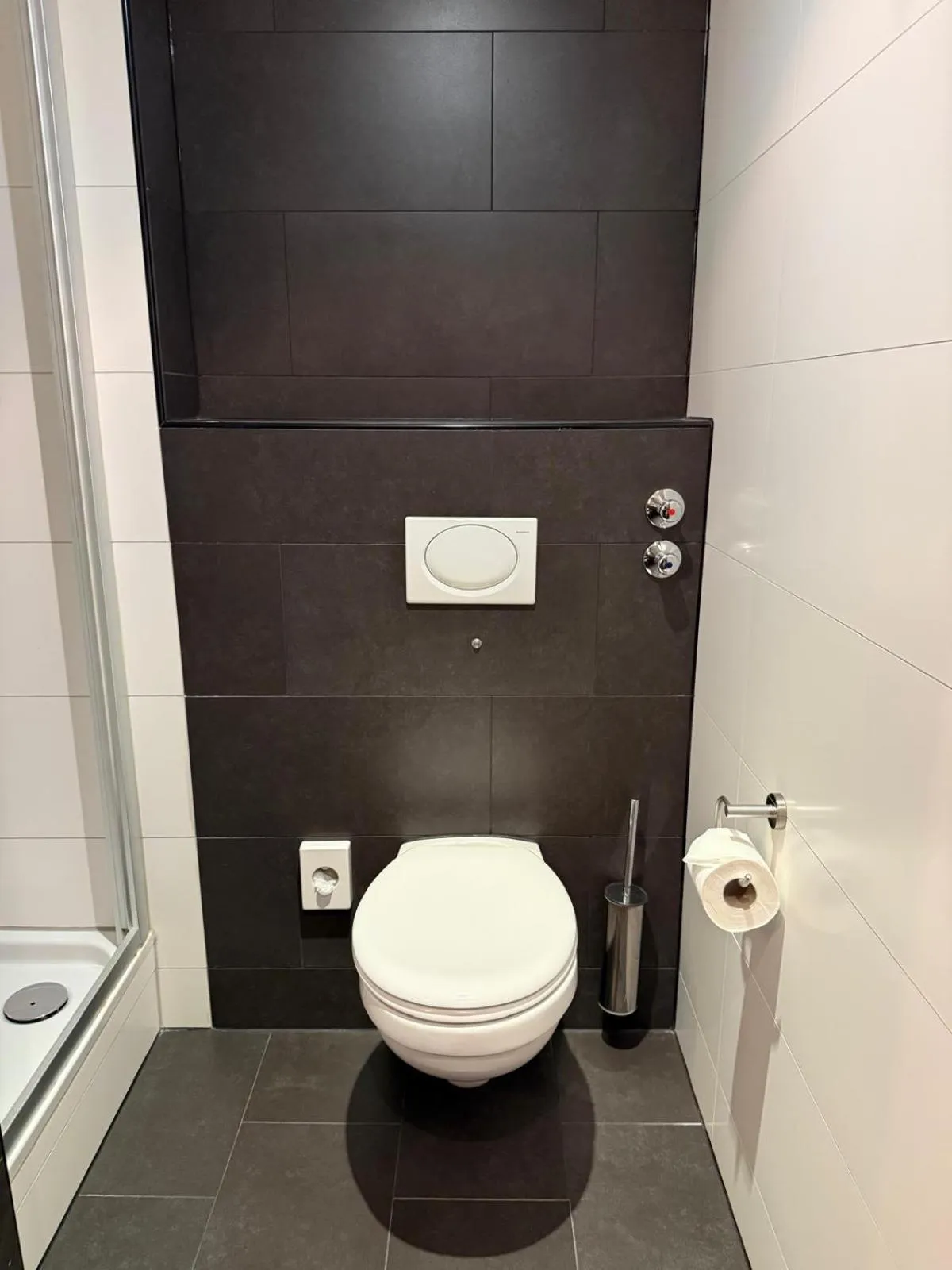 Toilet in Stay2Munich Hotel & Serviced Apartments