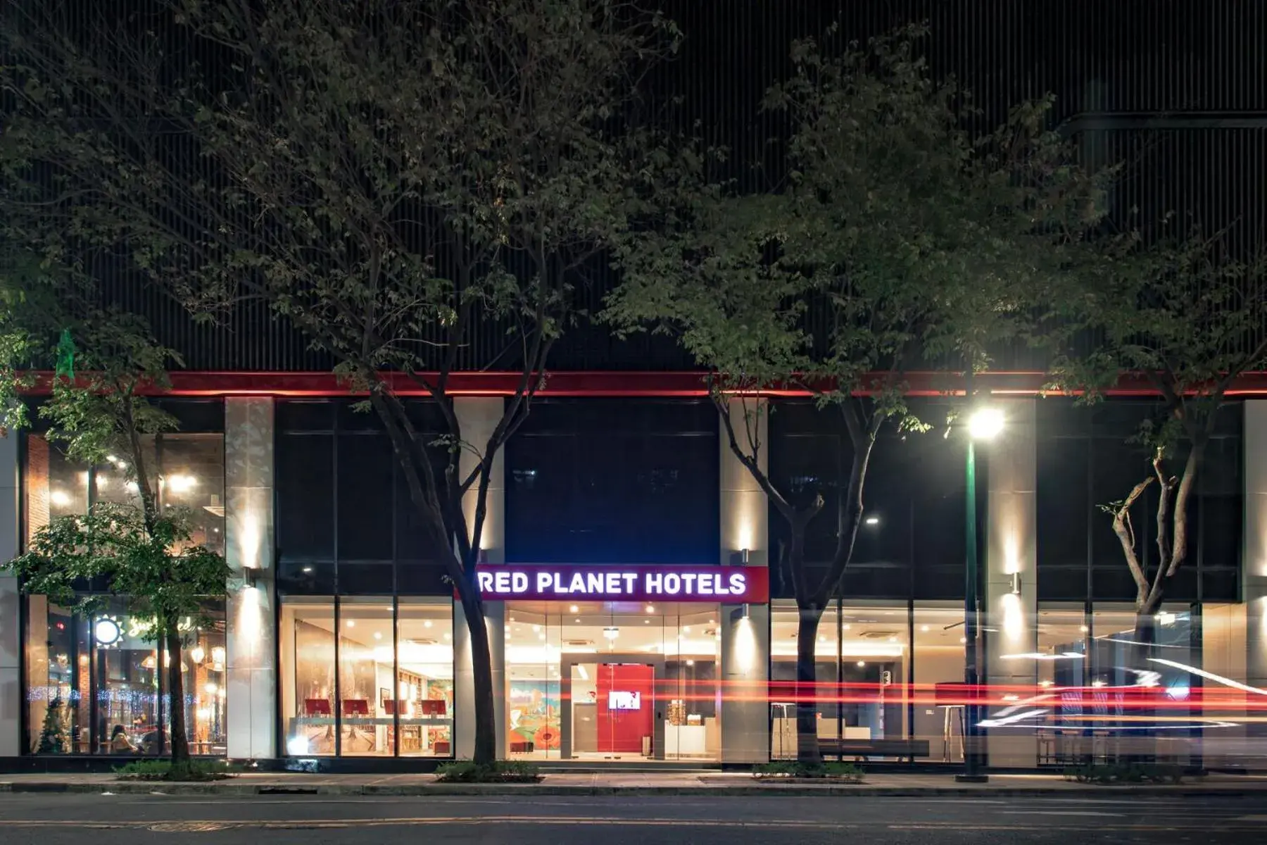Facade/entrance in Red Planet BGC The Fort Facade/entrance in Red Planet BGC The Fort