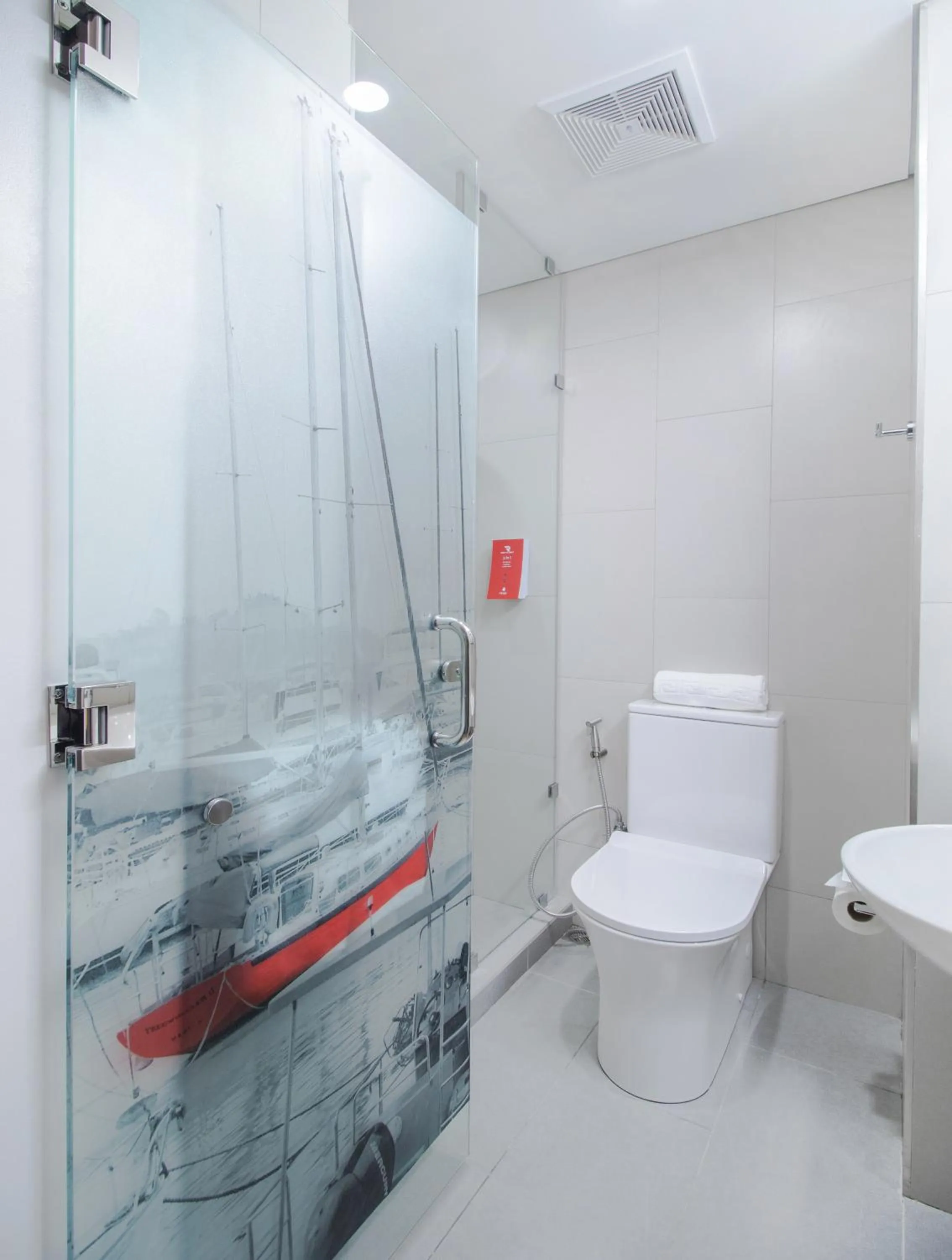 Bathroom in Red Planet BGC The Fort