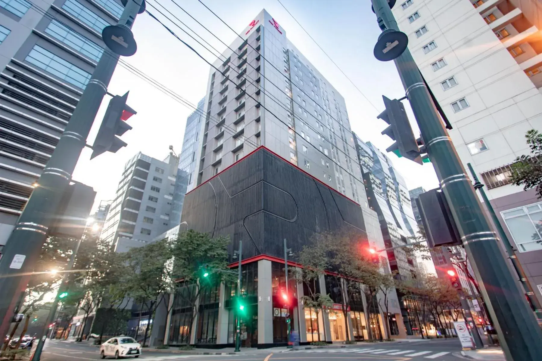 Property building in Red Planet BGC The Fort Property building in Red Planet BGC The Fort