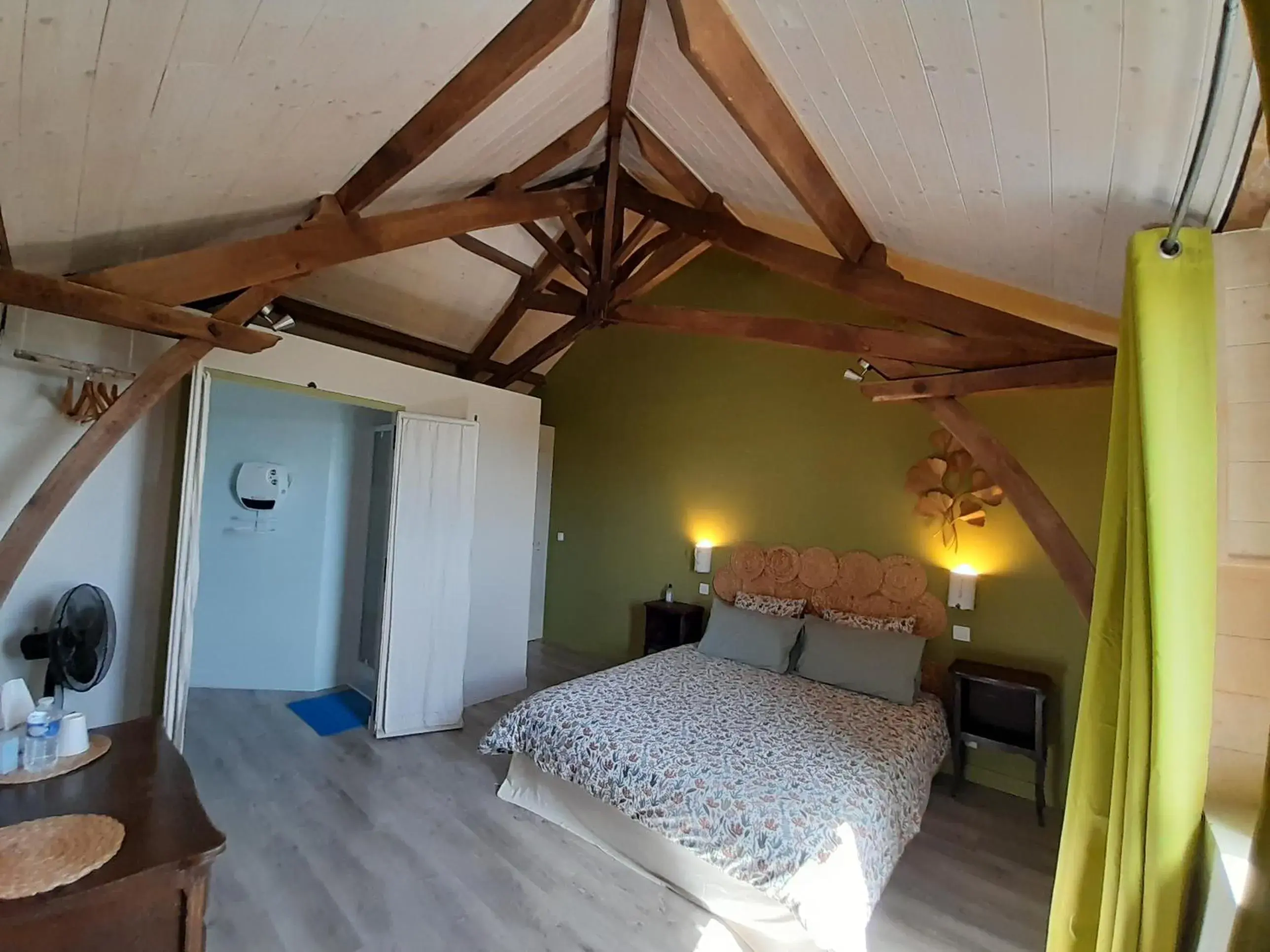 Deluxe Room (2 Adults + 1 Child) - single occupancy in Domaine du Grand Ormeau Deluxe Room (2 Adults + 1 Child) - single occupancy in Domaine du Grand Ormeau