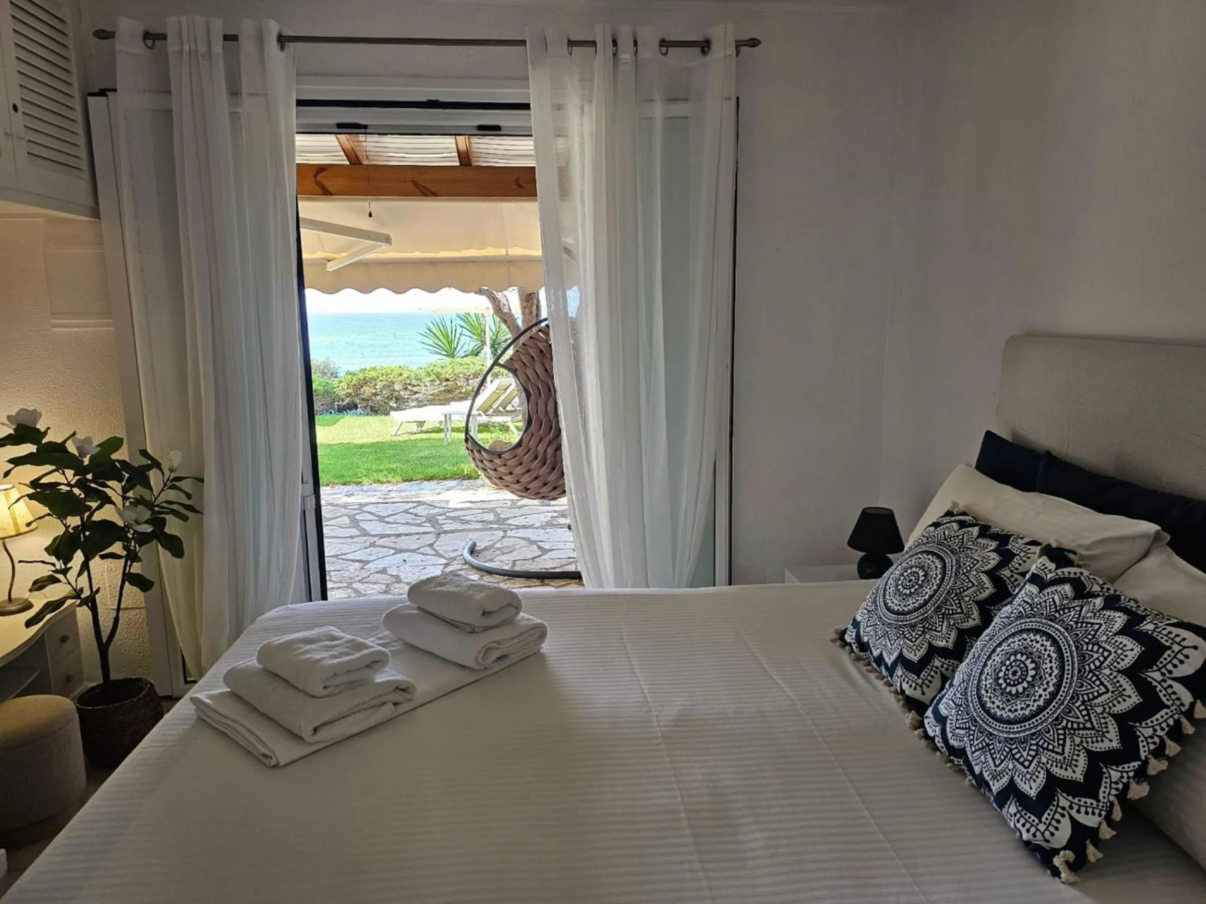 Bed in Beachfront House 13 ,Glyfada