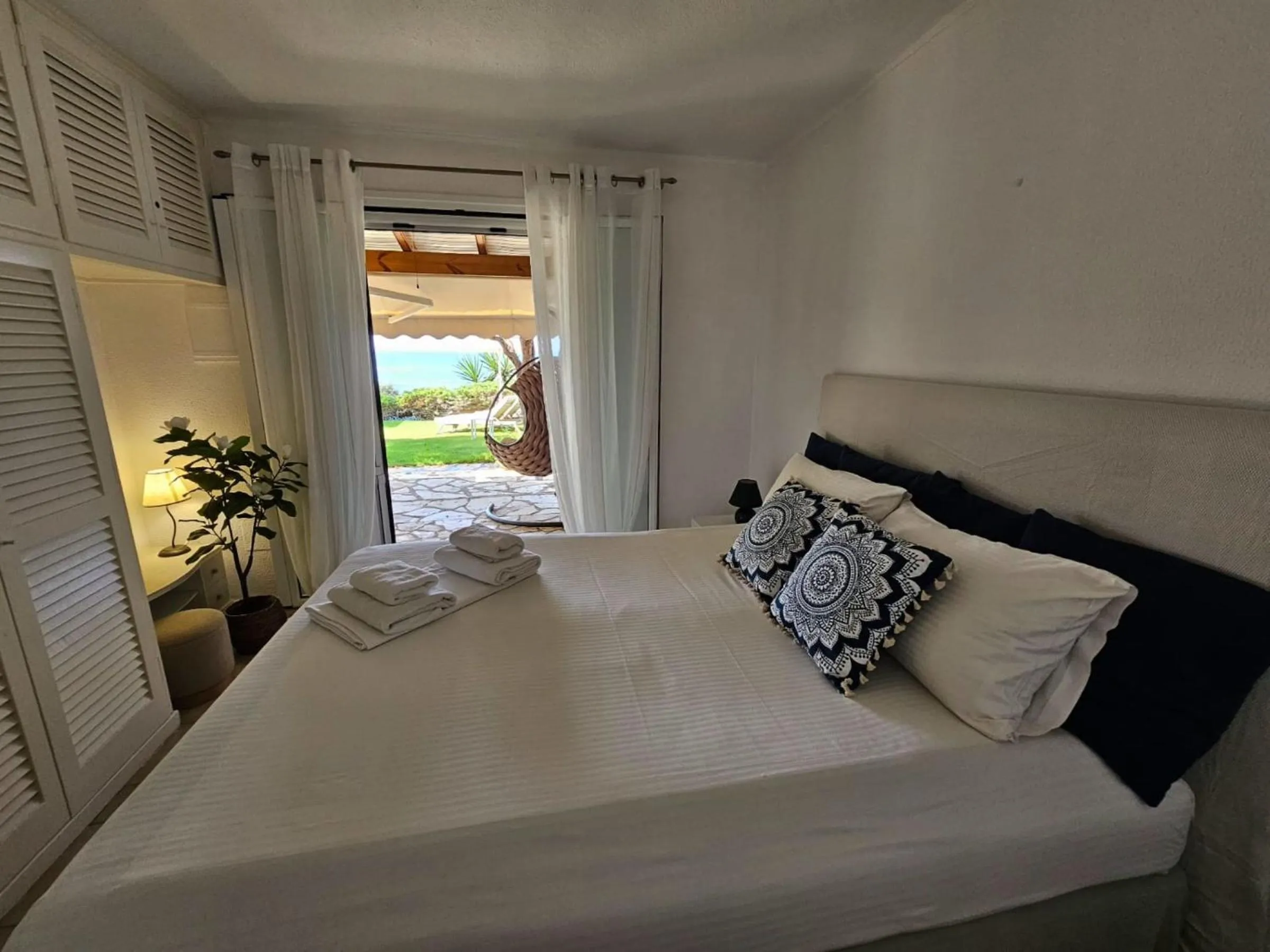 Bed in Beachfront House 13 ,Glyfada
