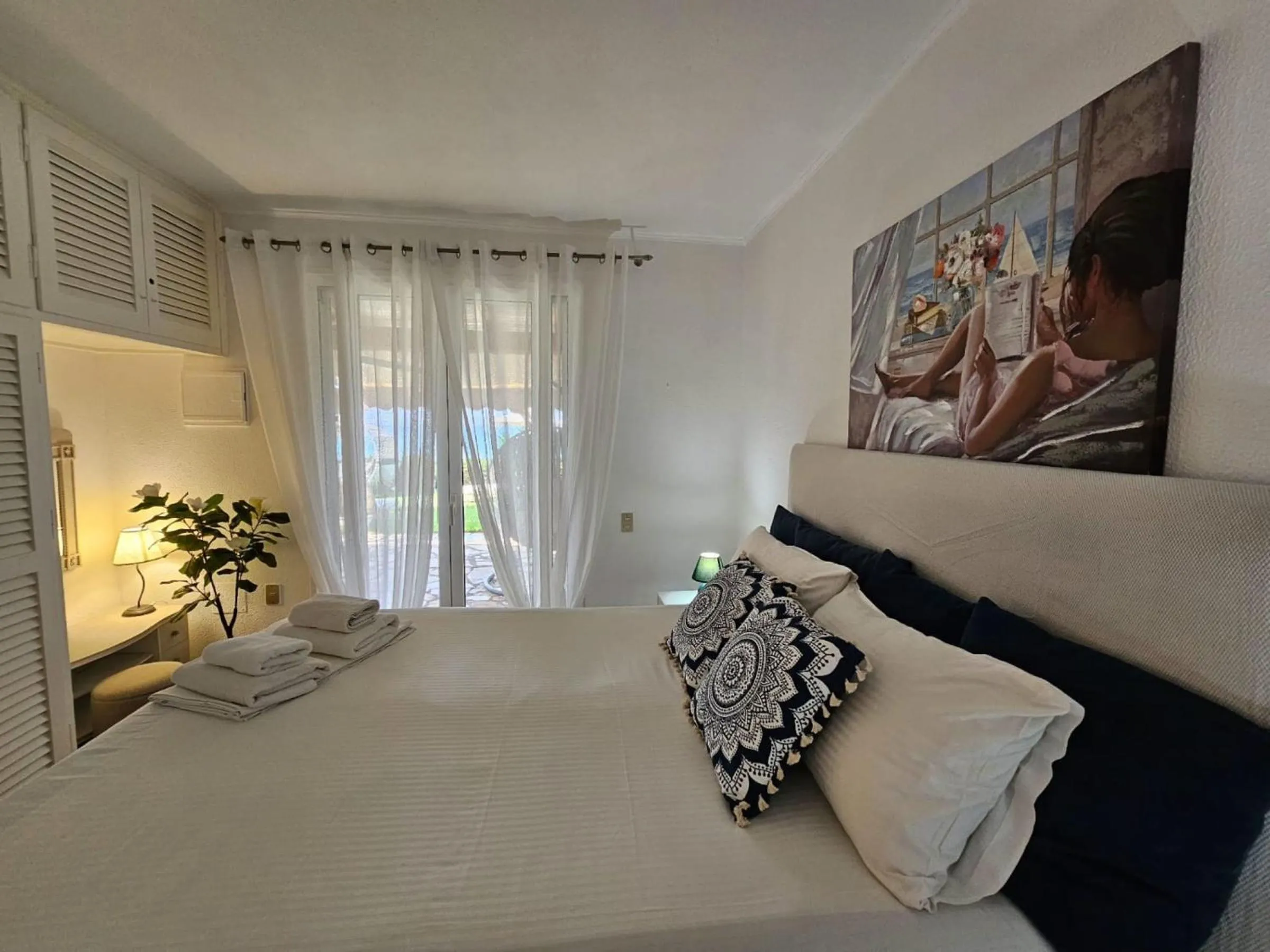 Bed in Beachfront House 13 ,Glyfada