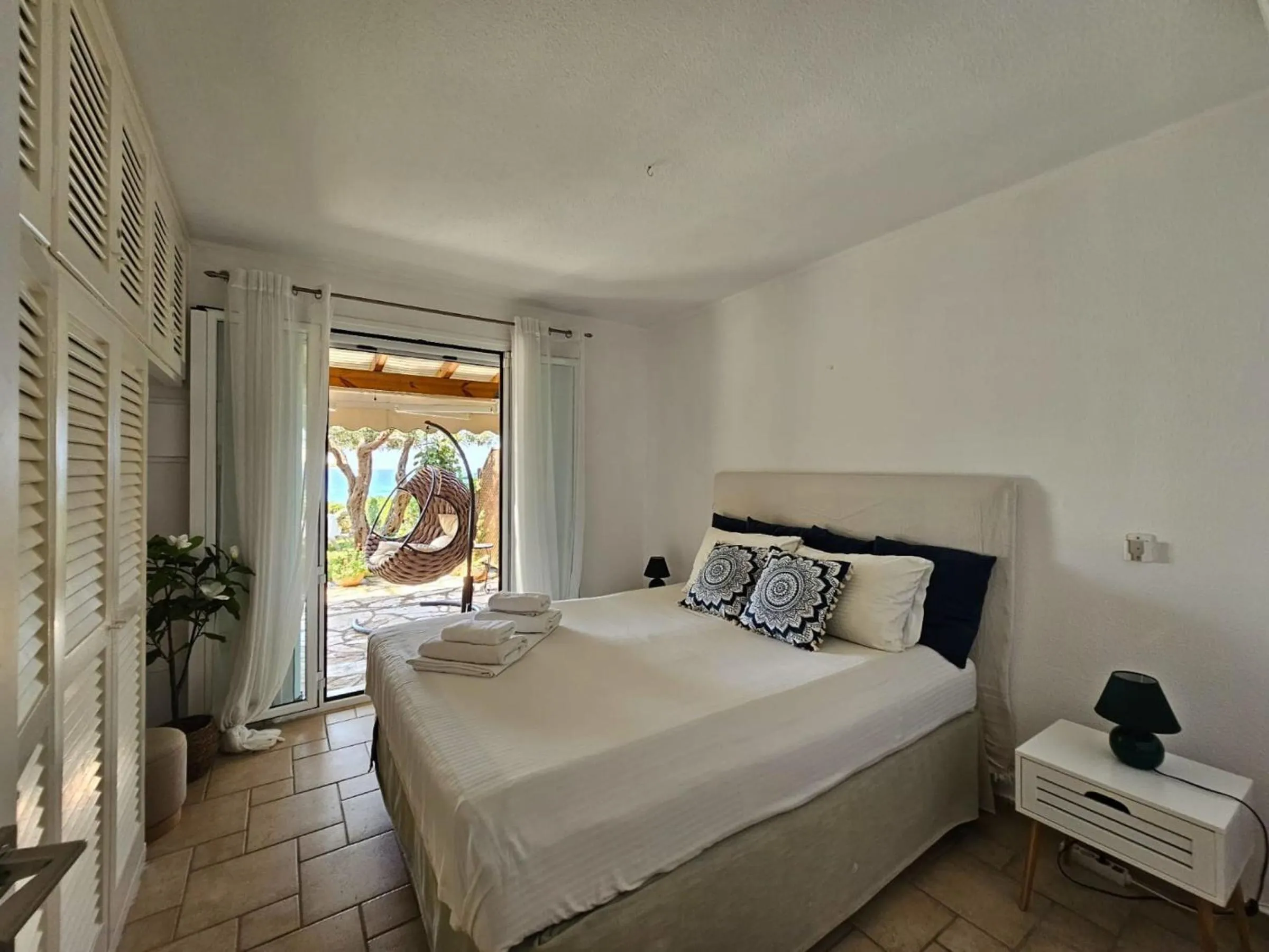 Bed in Beachfront House 13 ,Glyfada