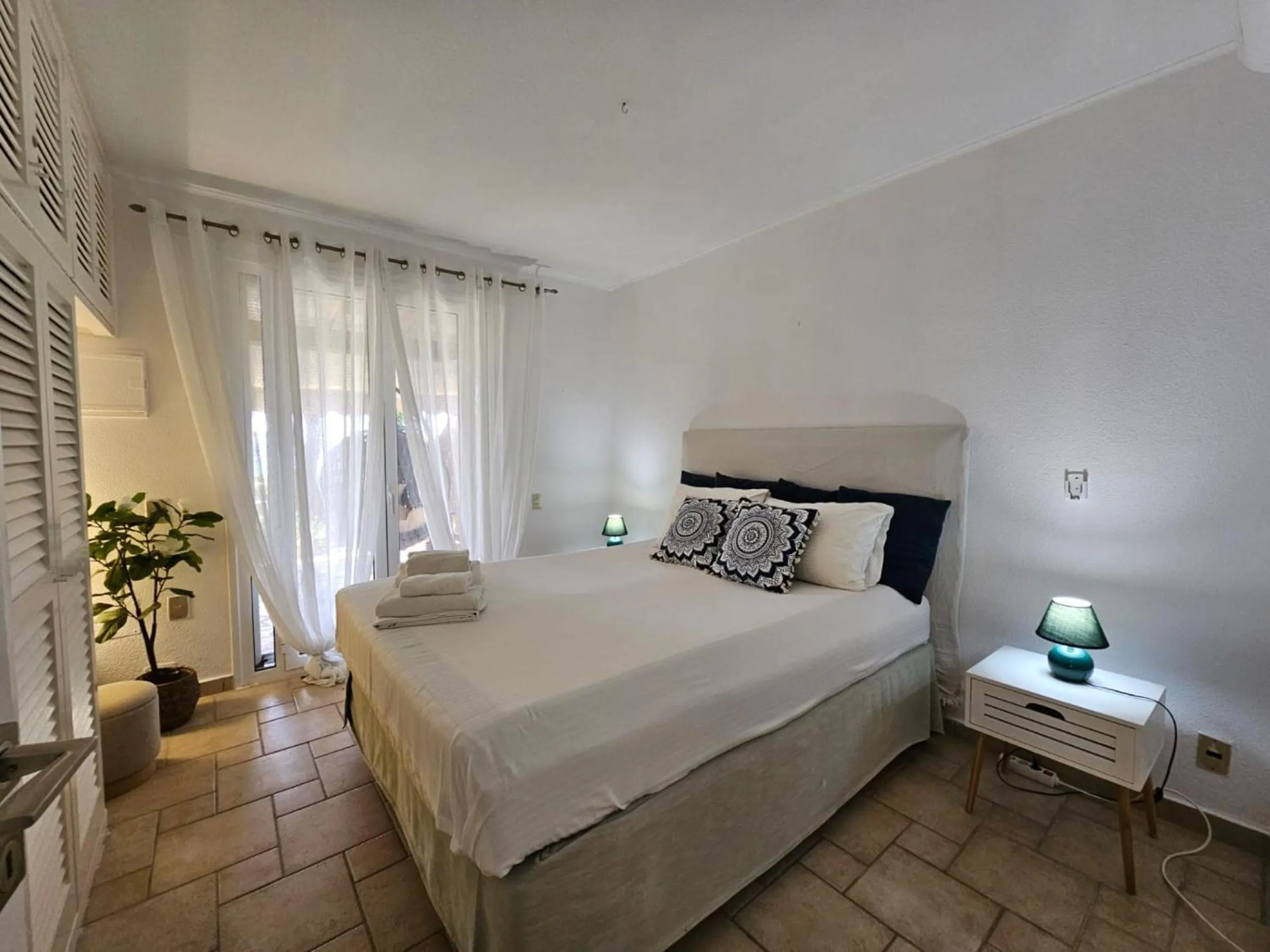 Bed in Beachfront House 13 ,Glyfada