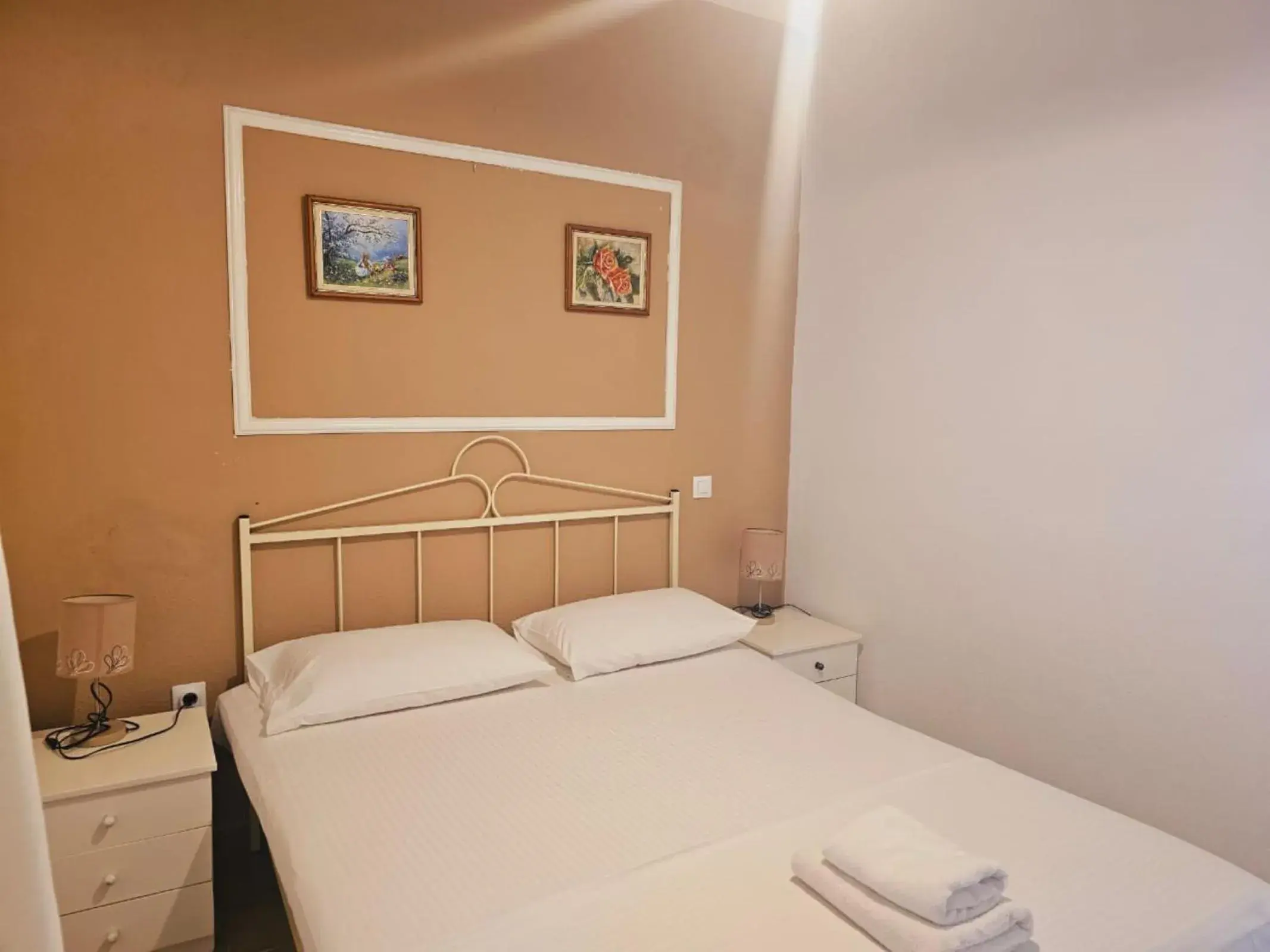 Bed in Corfu Glyfada Menigos Resort 67 Bed in Corfu Glyfada Menigos Resort 67