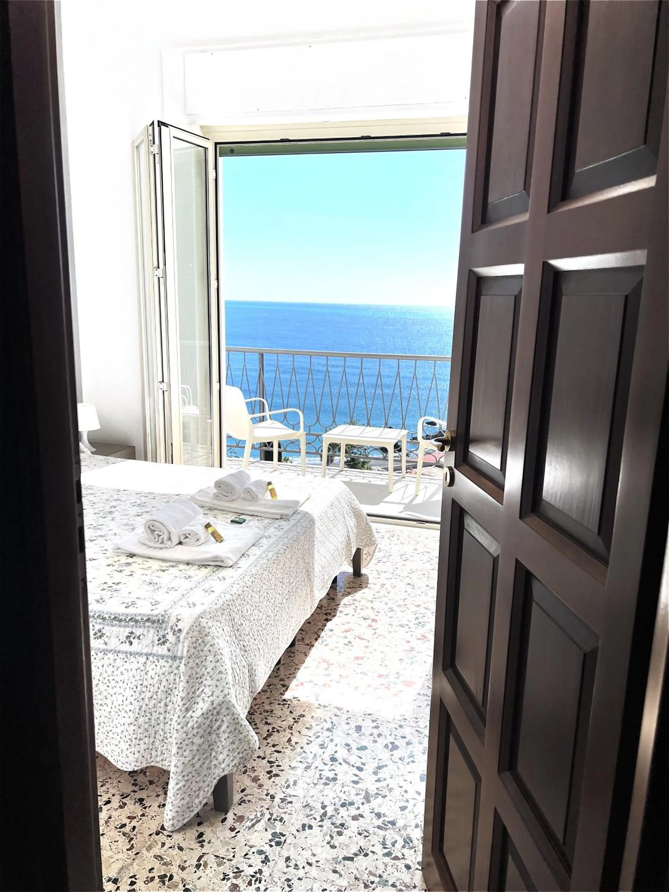 View (from property/room), Bed in Villa Nappi Bed & Breakfast