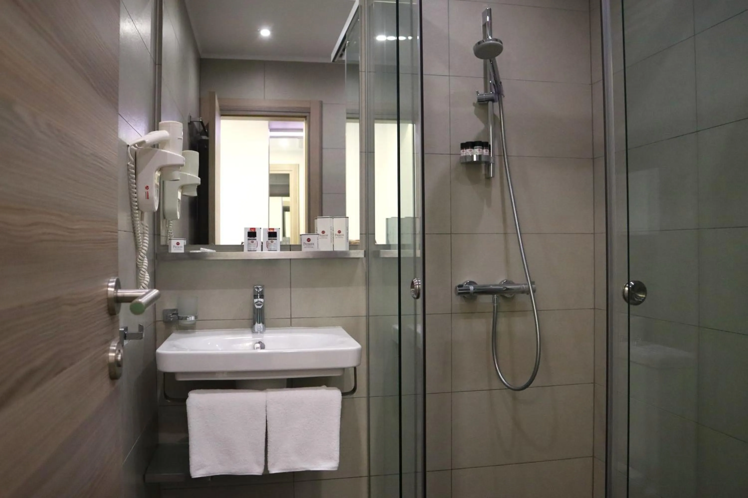 Shower in Best Western Premier Plovdiv Hills