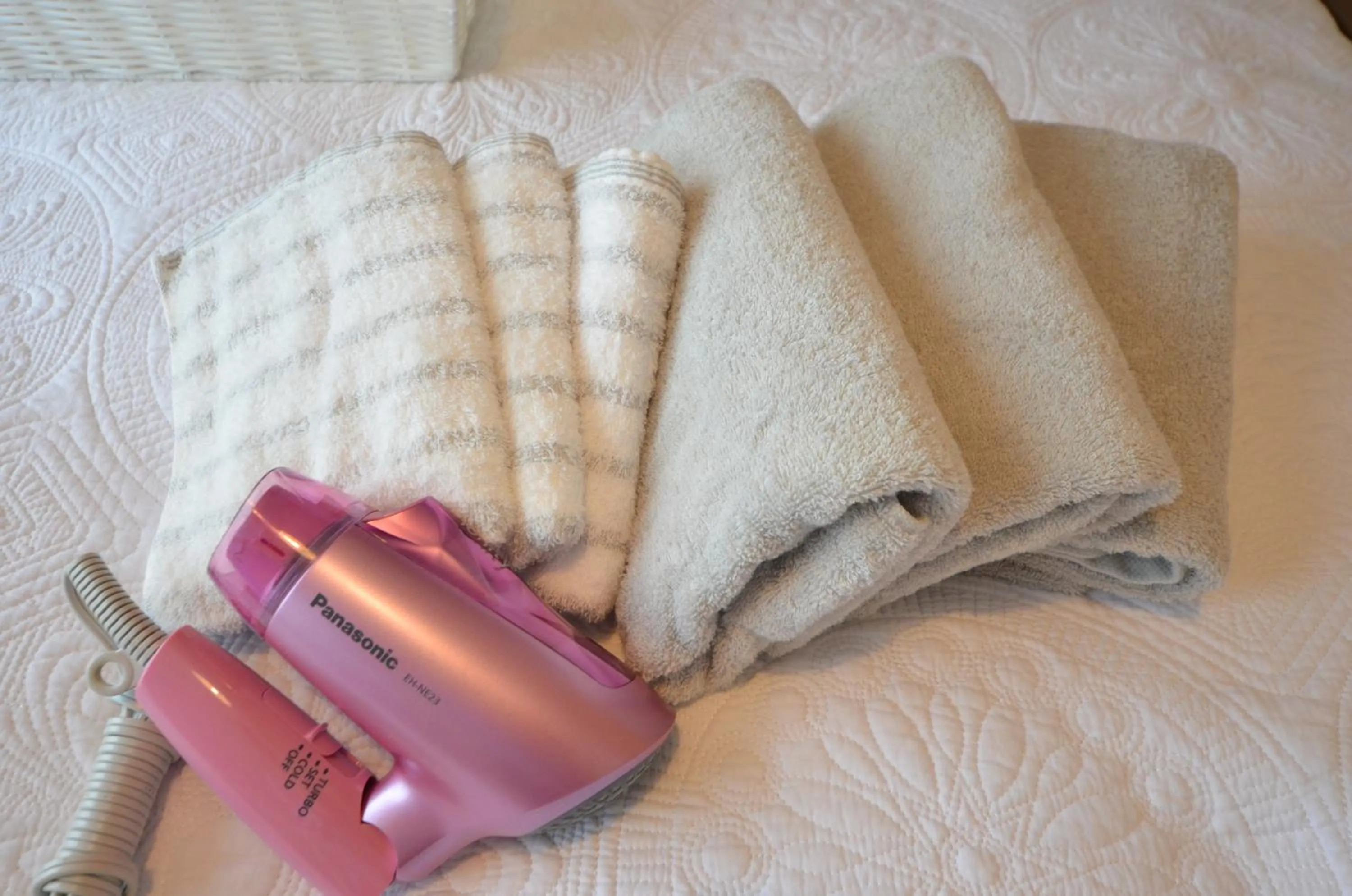 towels in Sobe House in Yomitanson