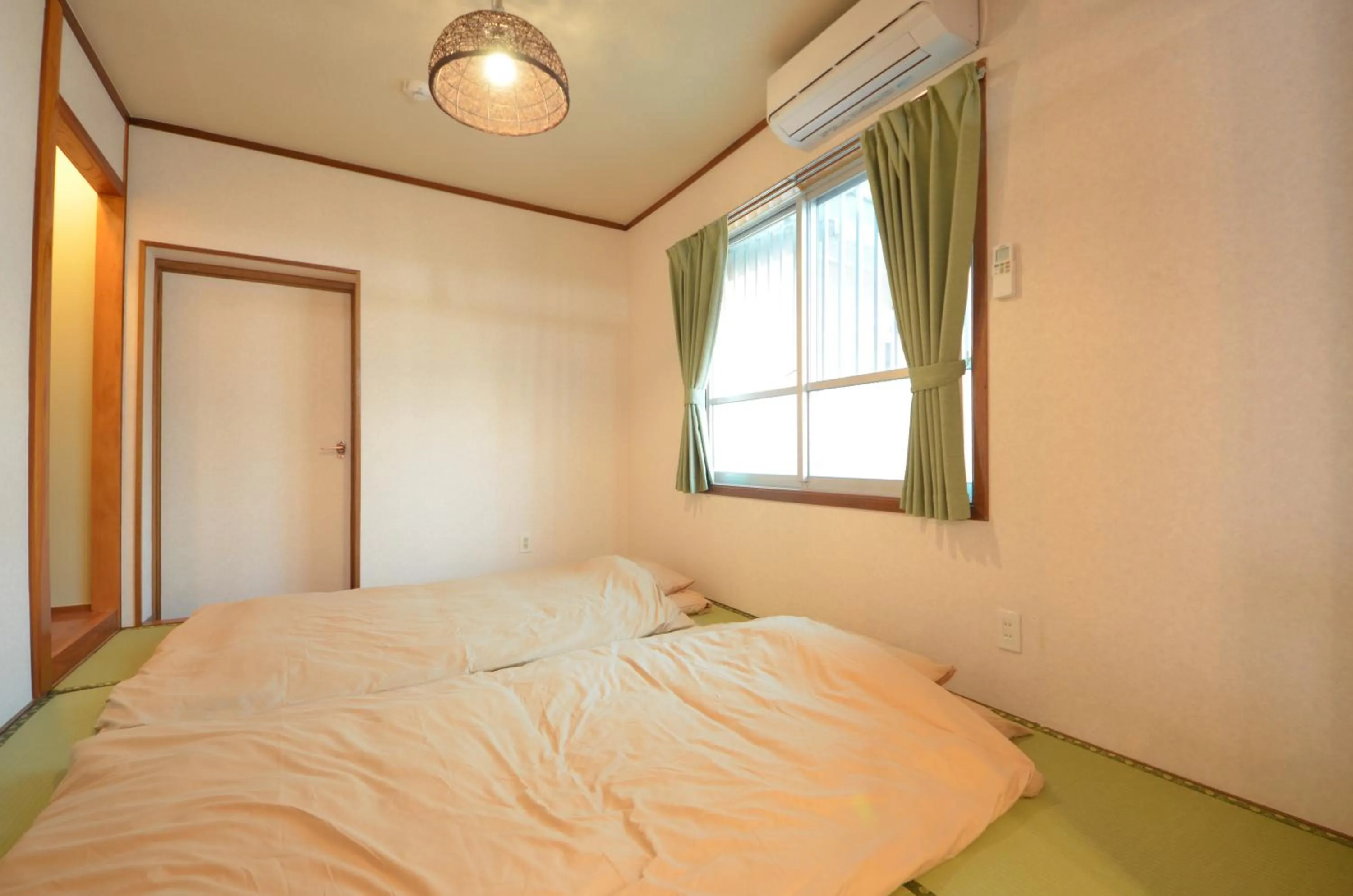 Bedroom, Bed in Sobe House in Yomitanson