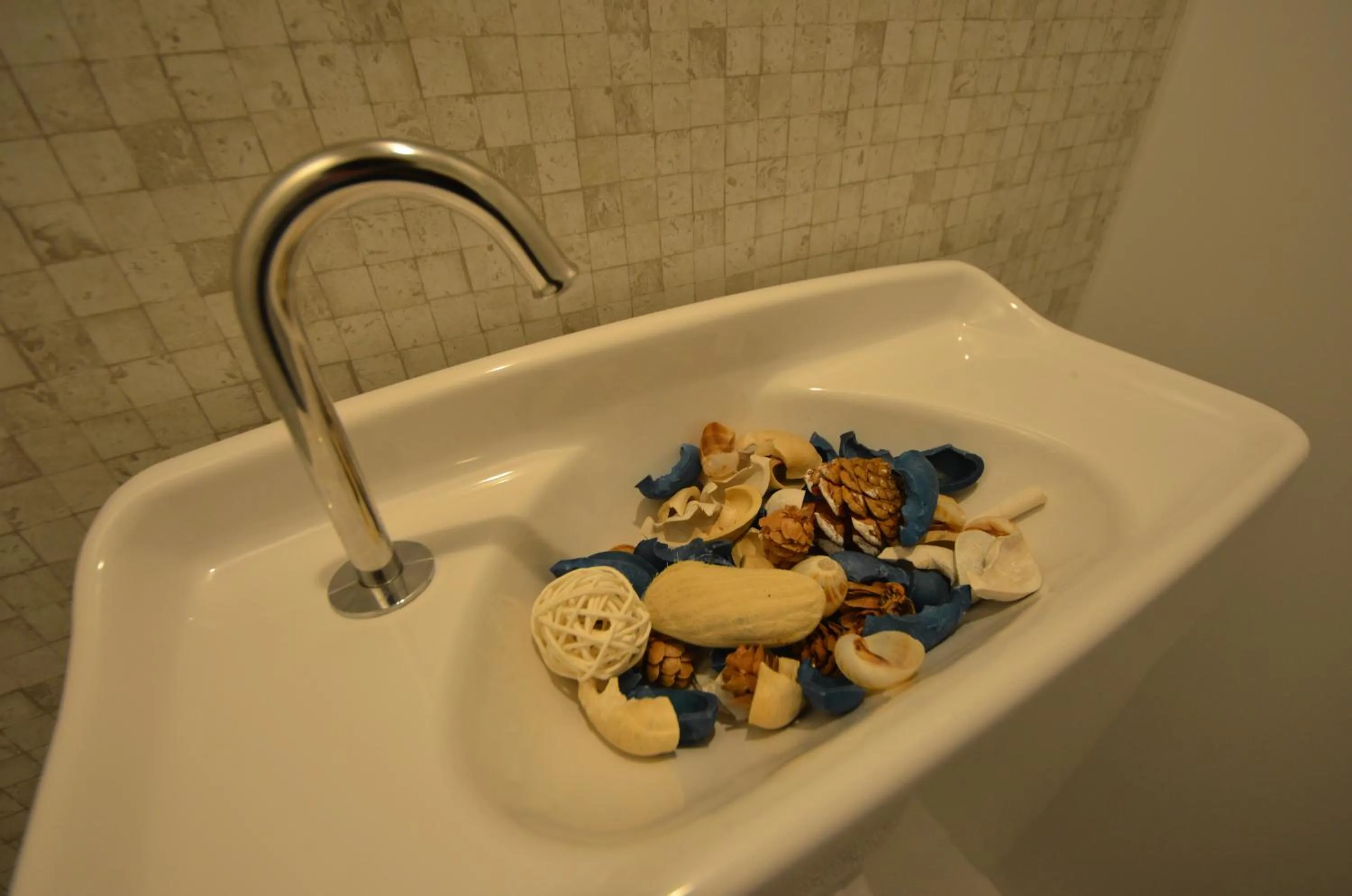 Toilet in Sobe House in Yomitanson