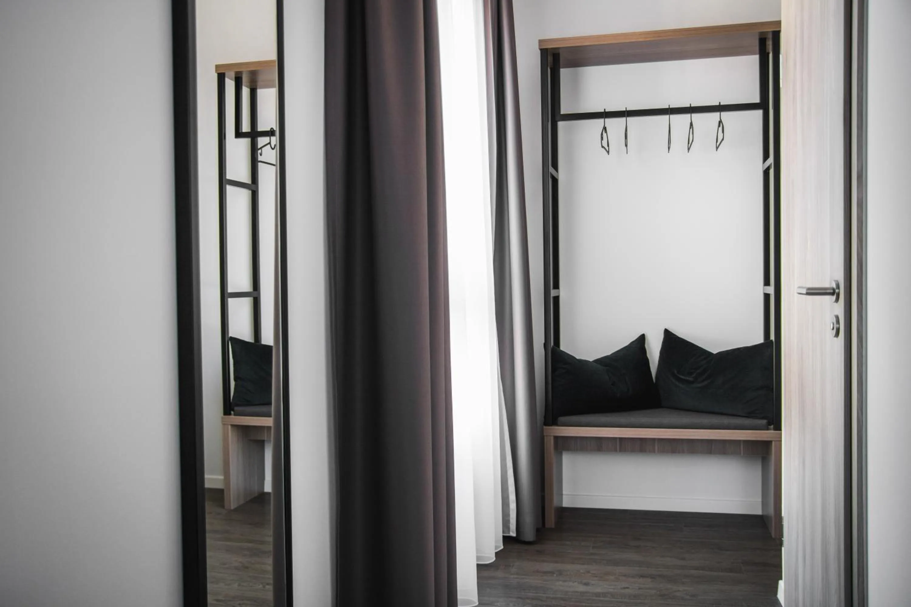 Photo of the whole room, Bed in Hayta Hotel Stuttgart Airport Messe
