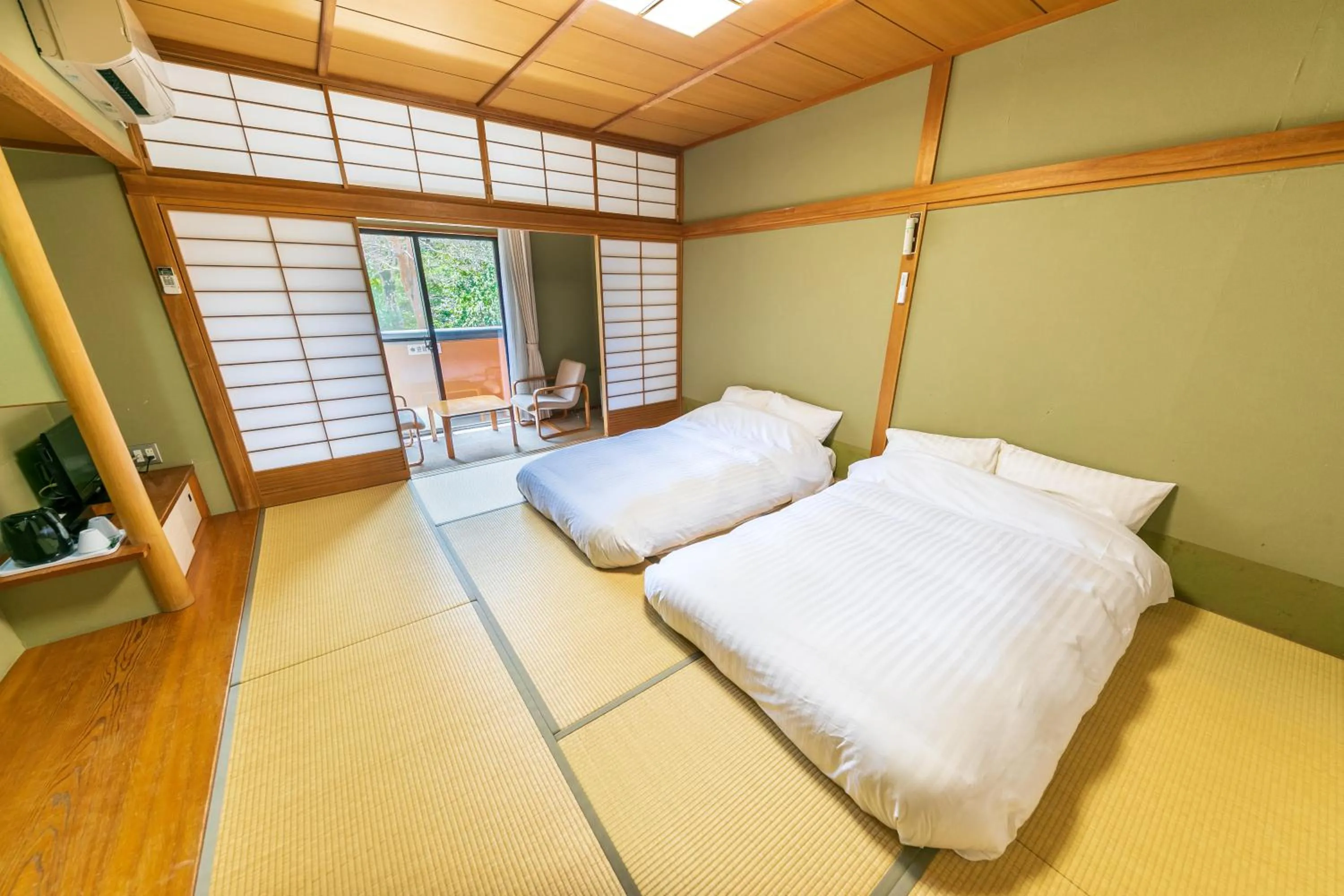 Bedroom, Bed in Kozuka Hisanoha