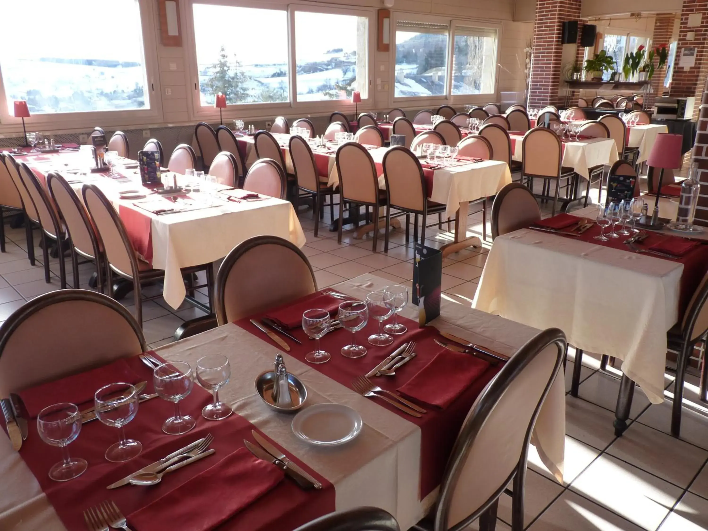 Restaurant/places to eat in Hotel et Résidence Le Clos Cerdan Restaurant/places to eat in Hotel et Résidence Le Clos Cerdan